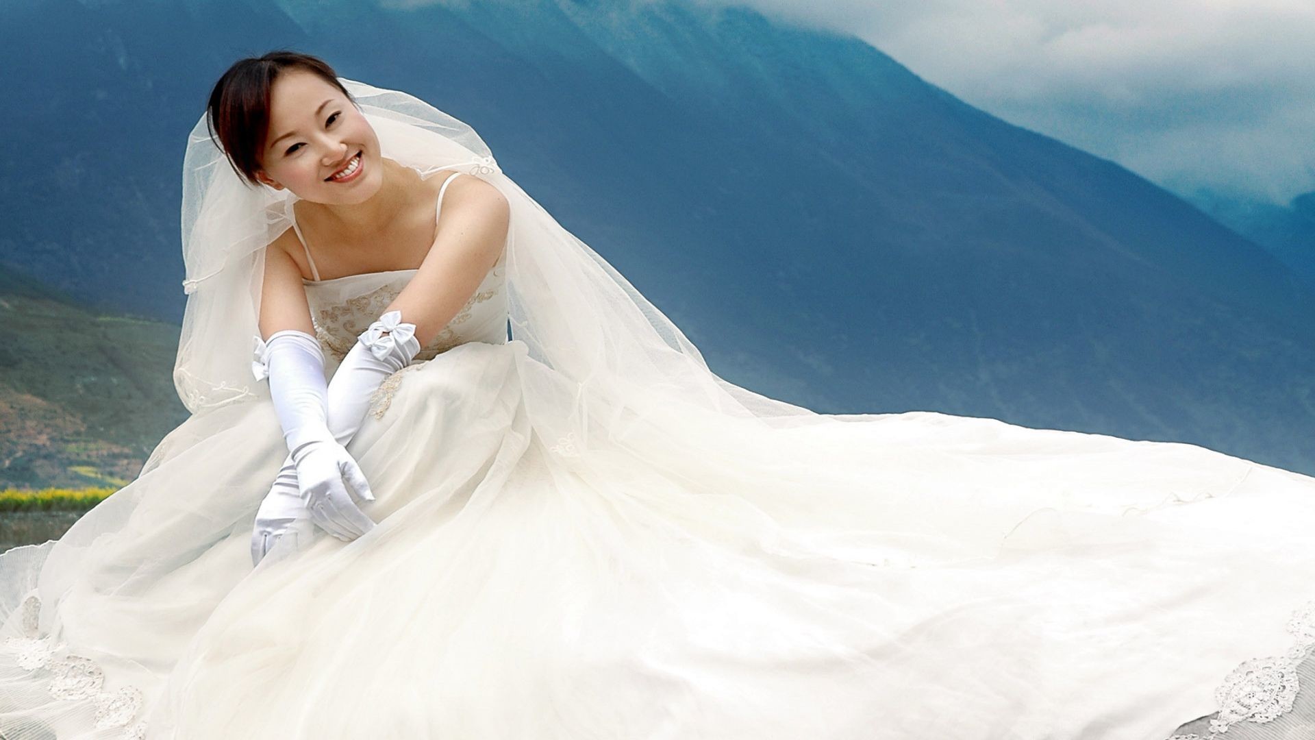 1920x1080 Asian White Wedding Dresses 2013 HD Wallpaper