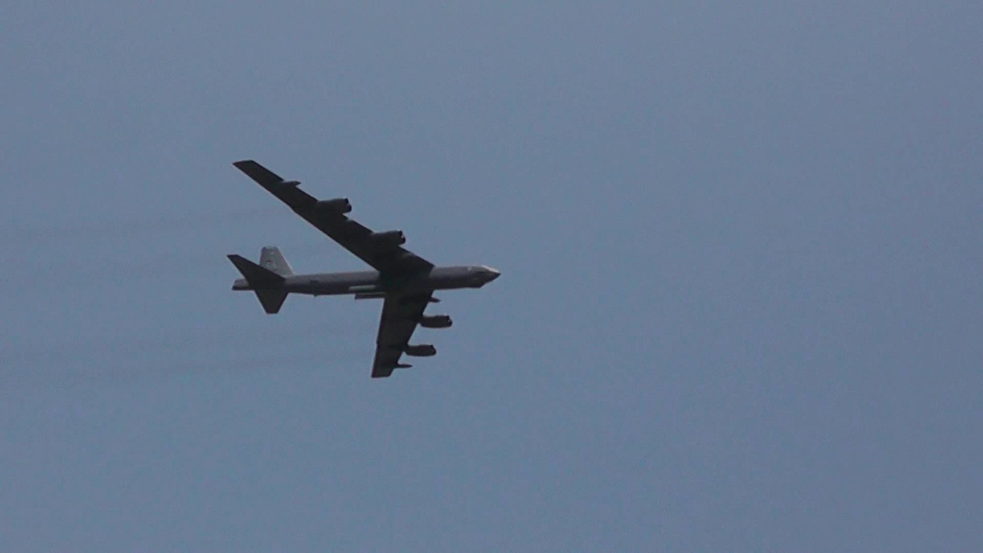 1920x1080 Fly-past by Boeing B-52 Stratofortress (USAF) bomber for LIMA 2015 Airshow