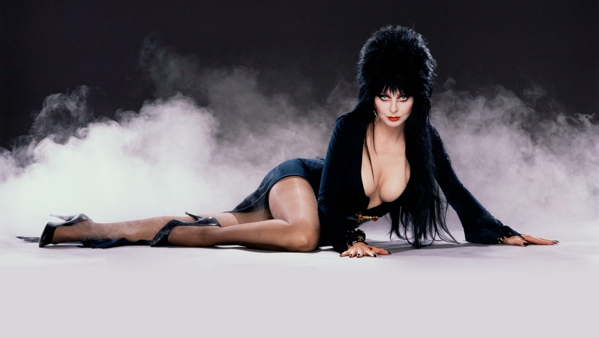 1920x1080 Elvira, Mistress Of The Dark