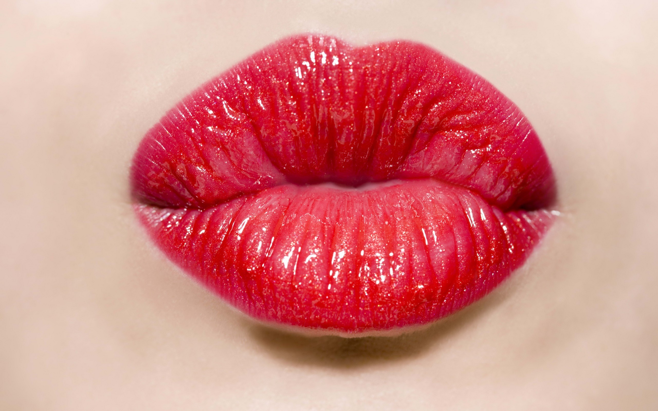 2560x1600 Red Lips Wallpaper 24903