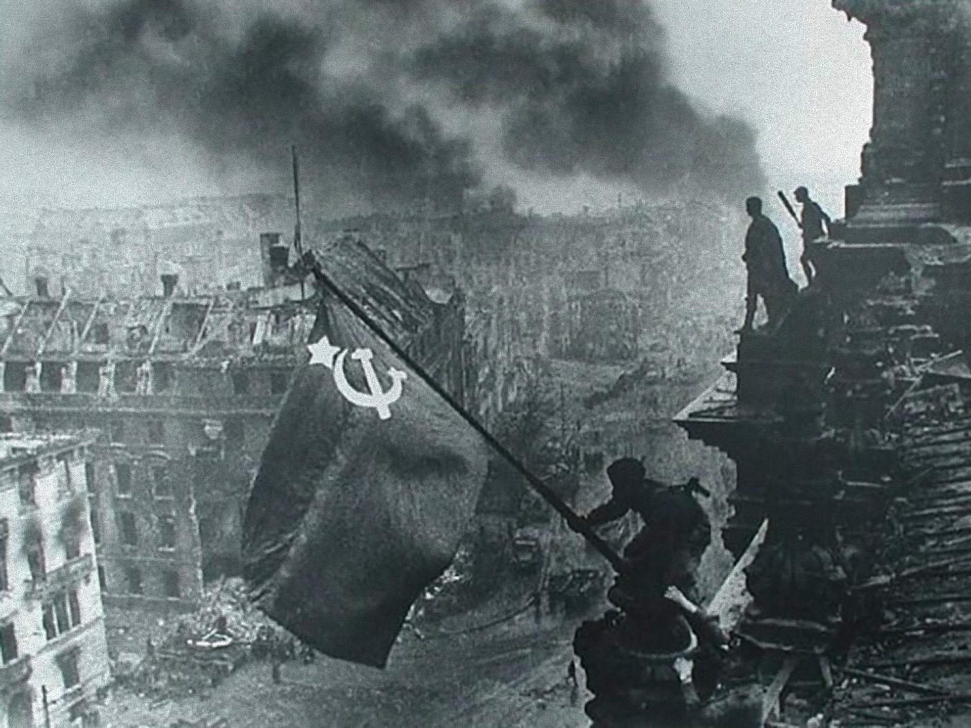1920x1440 berlin world war ii soviet soviet russian flag red army 1439x1053 wallpaper  Art HD Wallpaper