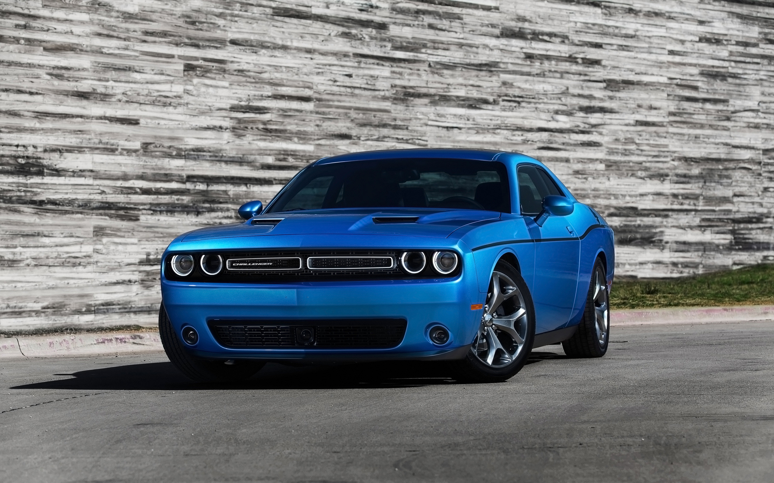 2560x1600 2015 Dodge Challenger Blue