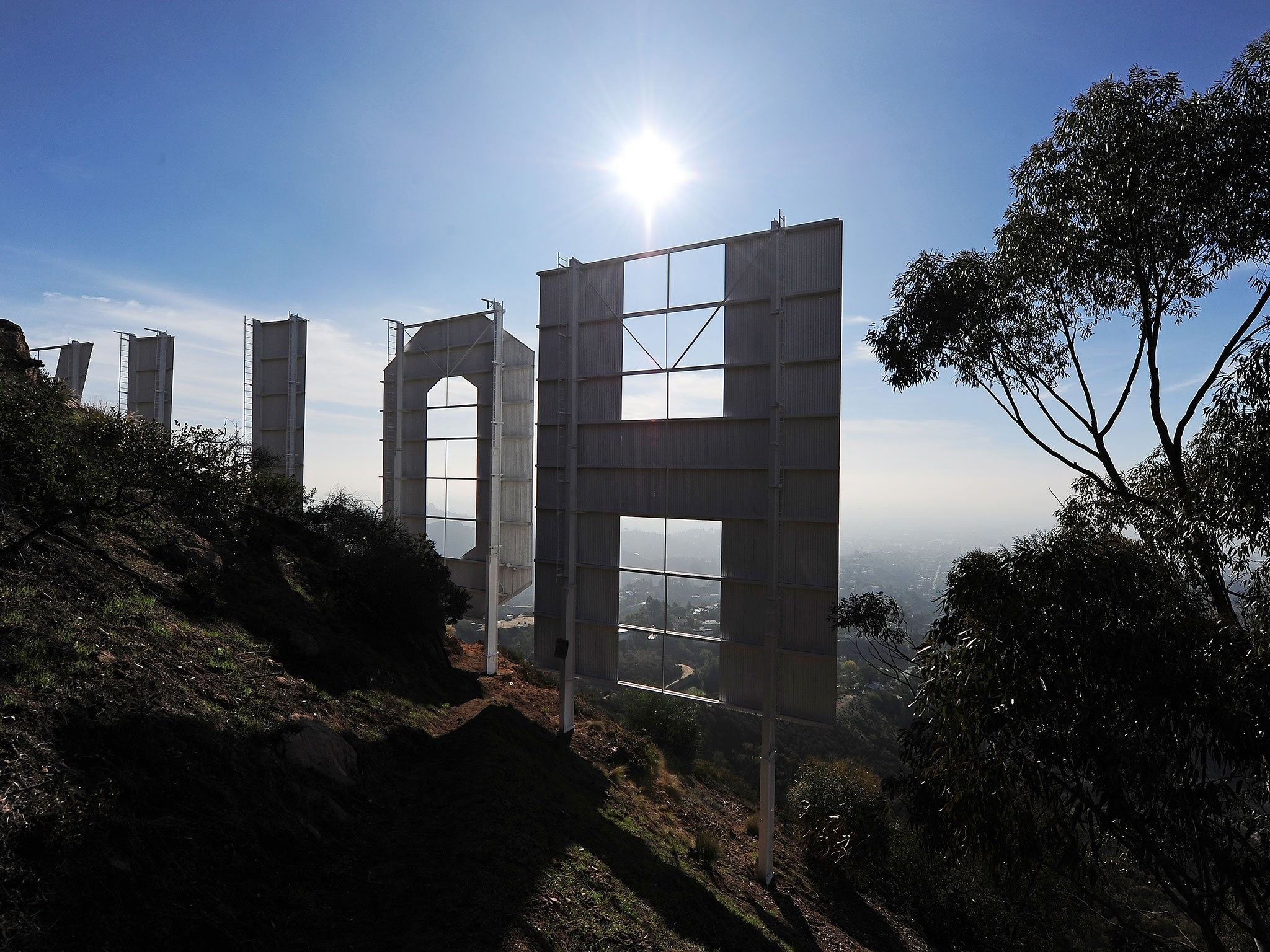 2048x1536 Trademark law stops people filming Hollywood Sign