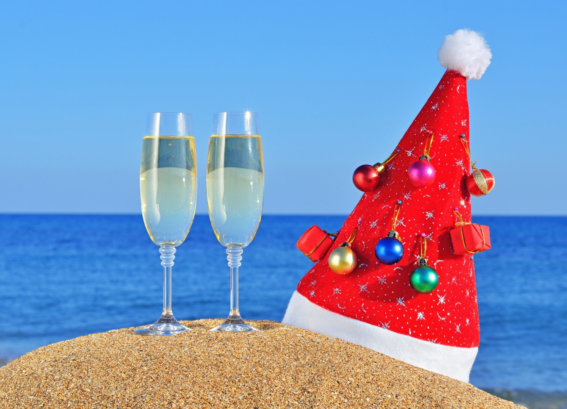 1920x1385 sand beach christmas new year holiday hats hat summer ocean sea sea cups  christmas