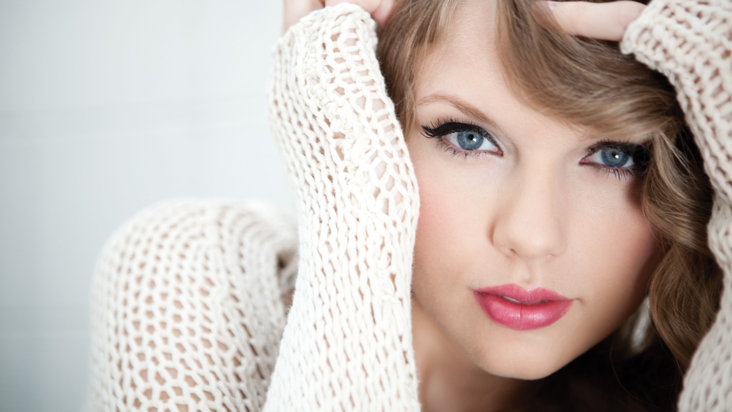 2560x1440 Taylor Swift Blue Eyes