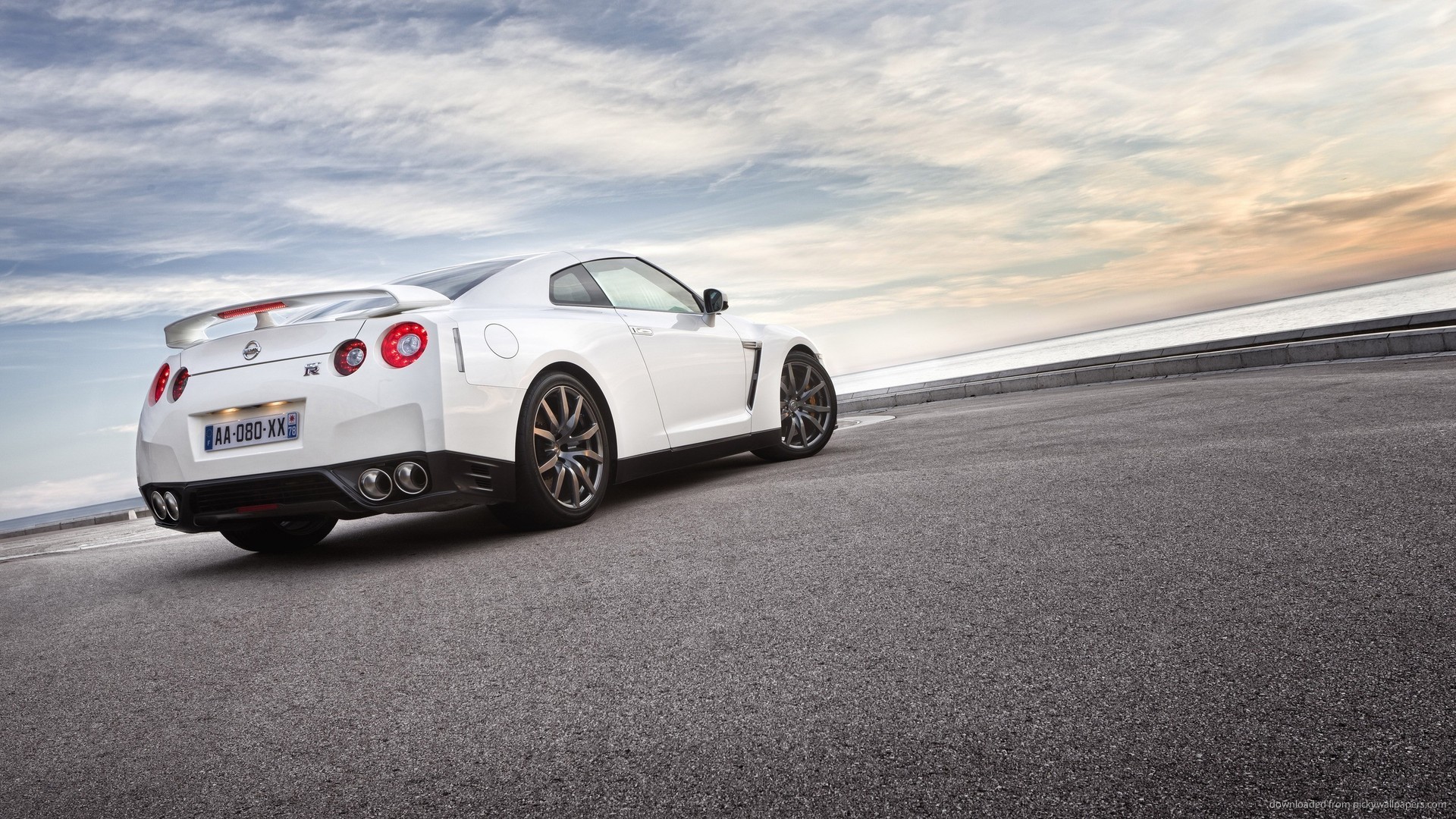 1920x1080 White Nissan GT-R On The Embankment picture