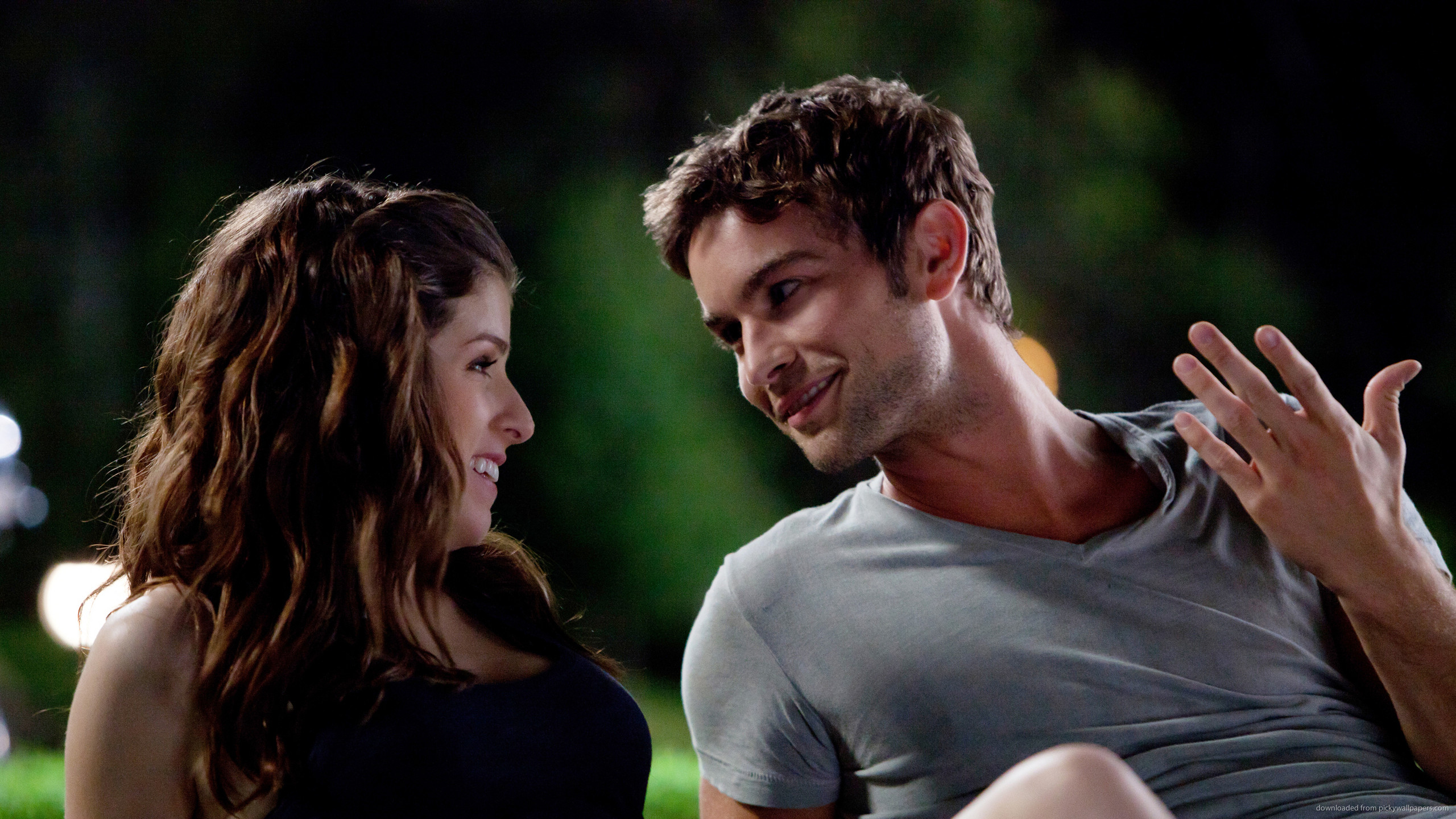 2560x1440 Anna Kendrick and Chace Crawford What to Expect When You're Expecting for  