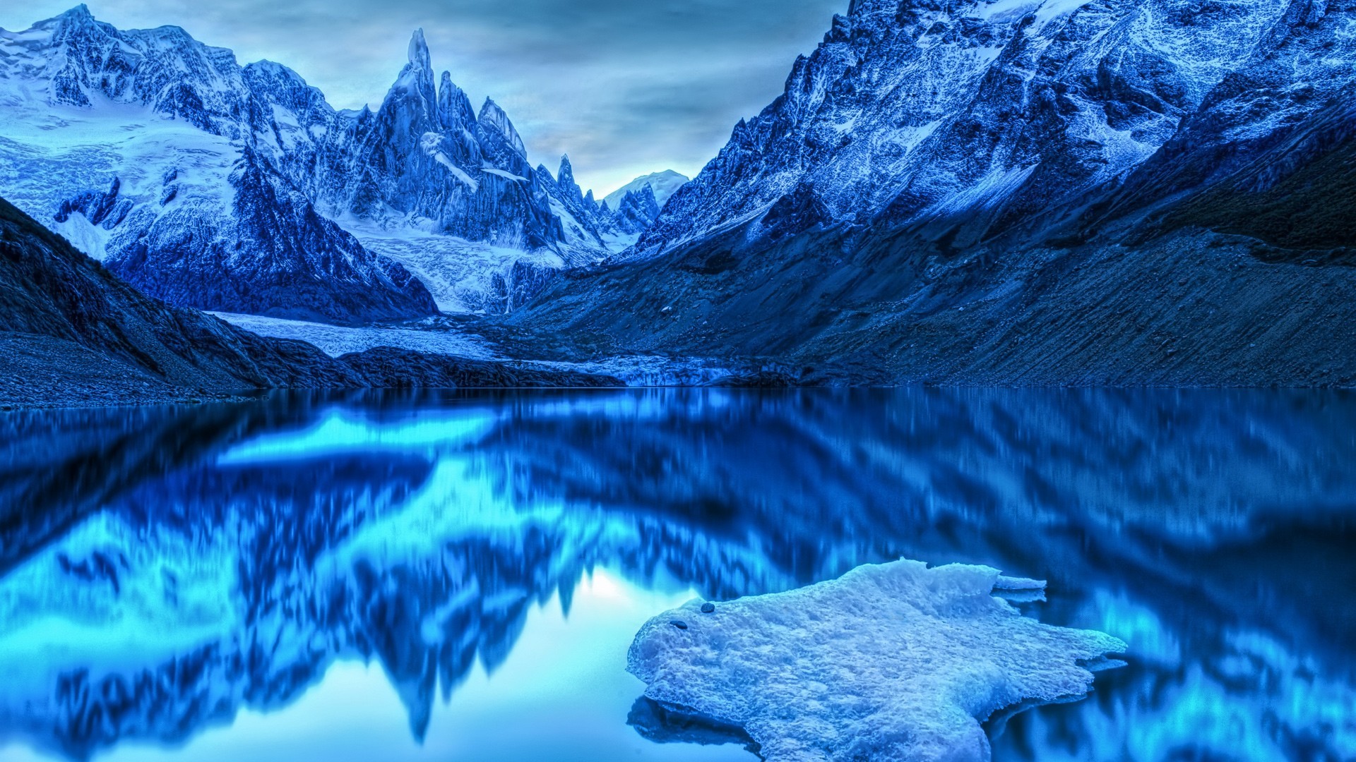 1920x1080 Lake In The Snowy Mountains Wallpaper