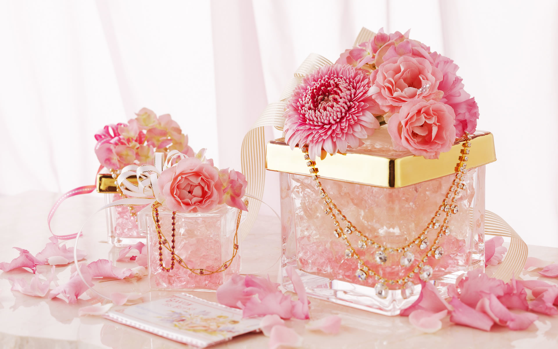 1920x1200 Pink flower in gift boxes HD wallpaper