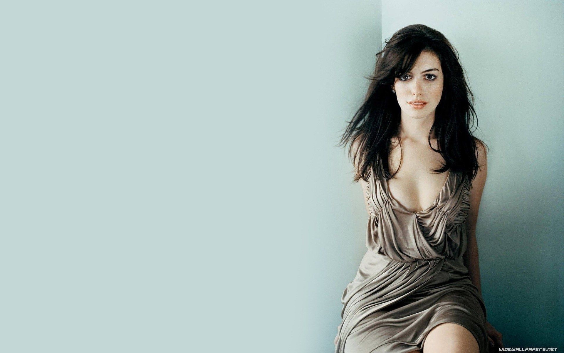 1920x1200  anne hathaway wallpaper download for pc Anne Hathaway, Wallpaper  Downloads, Catwoman, Hollywood