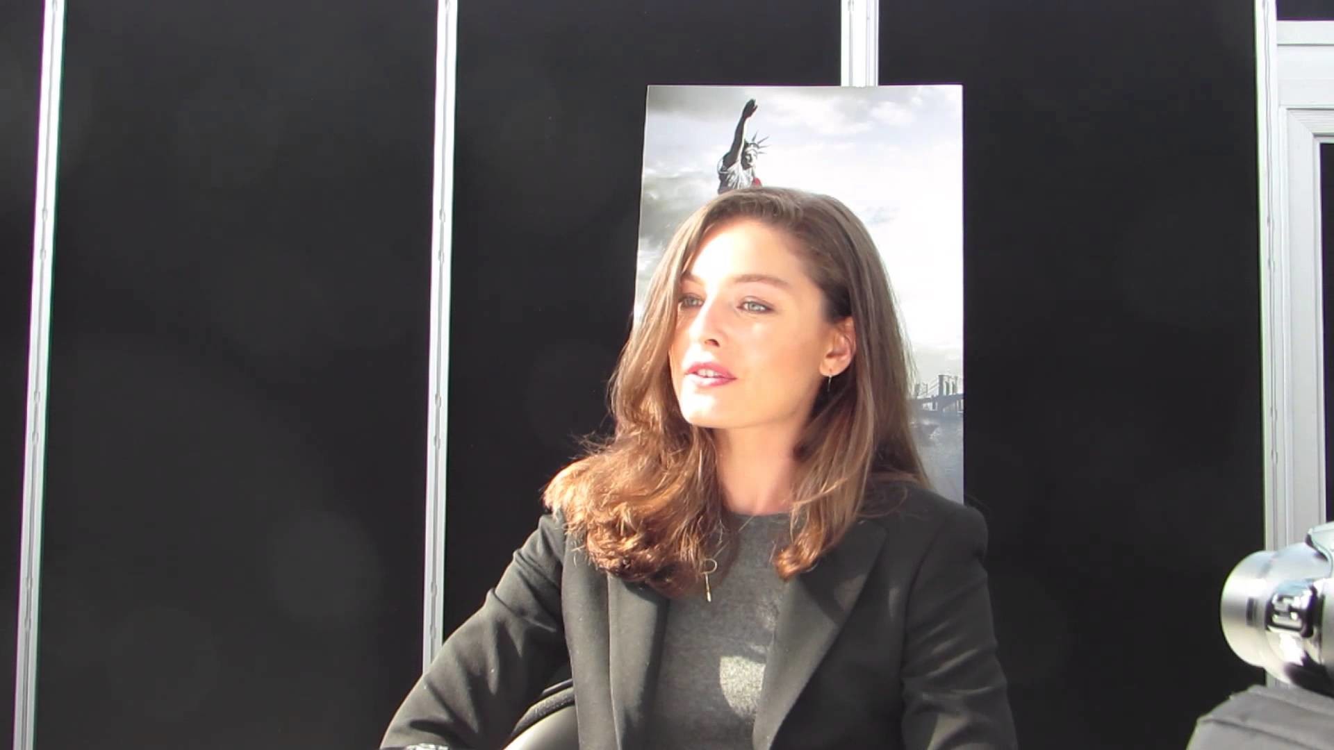 1920x1080 NYCC 2015 Man In The High Castle: Alexa Davalos Fascinated and Focused. -  YouTube