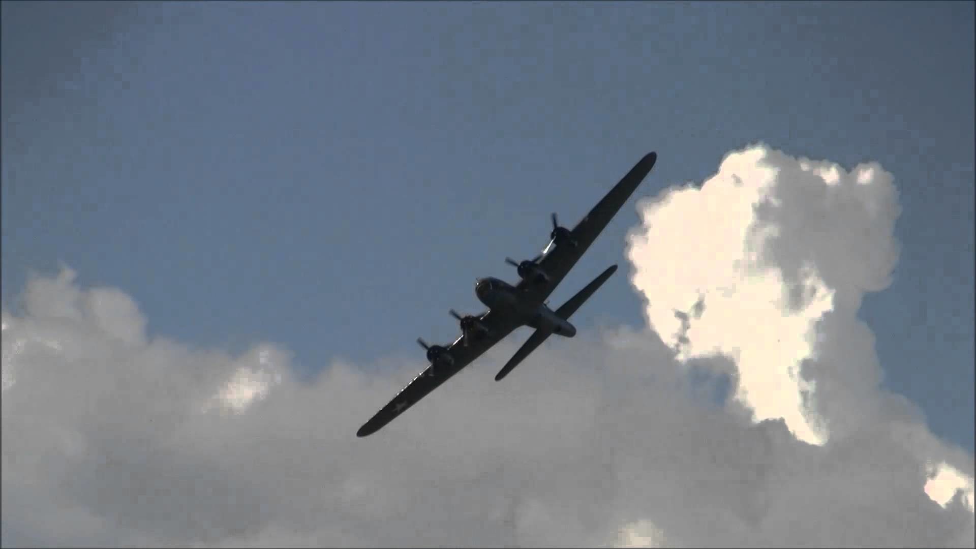 1920x1080 Boeing B-17 Flying Fortress display