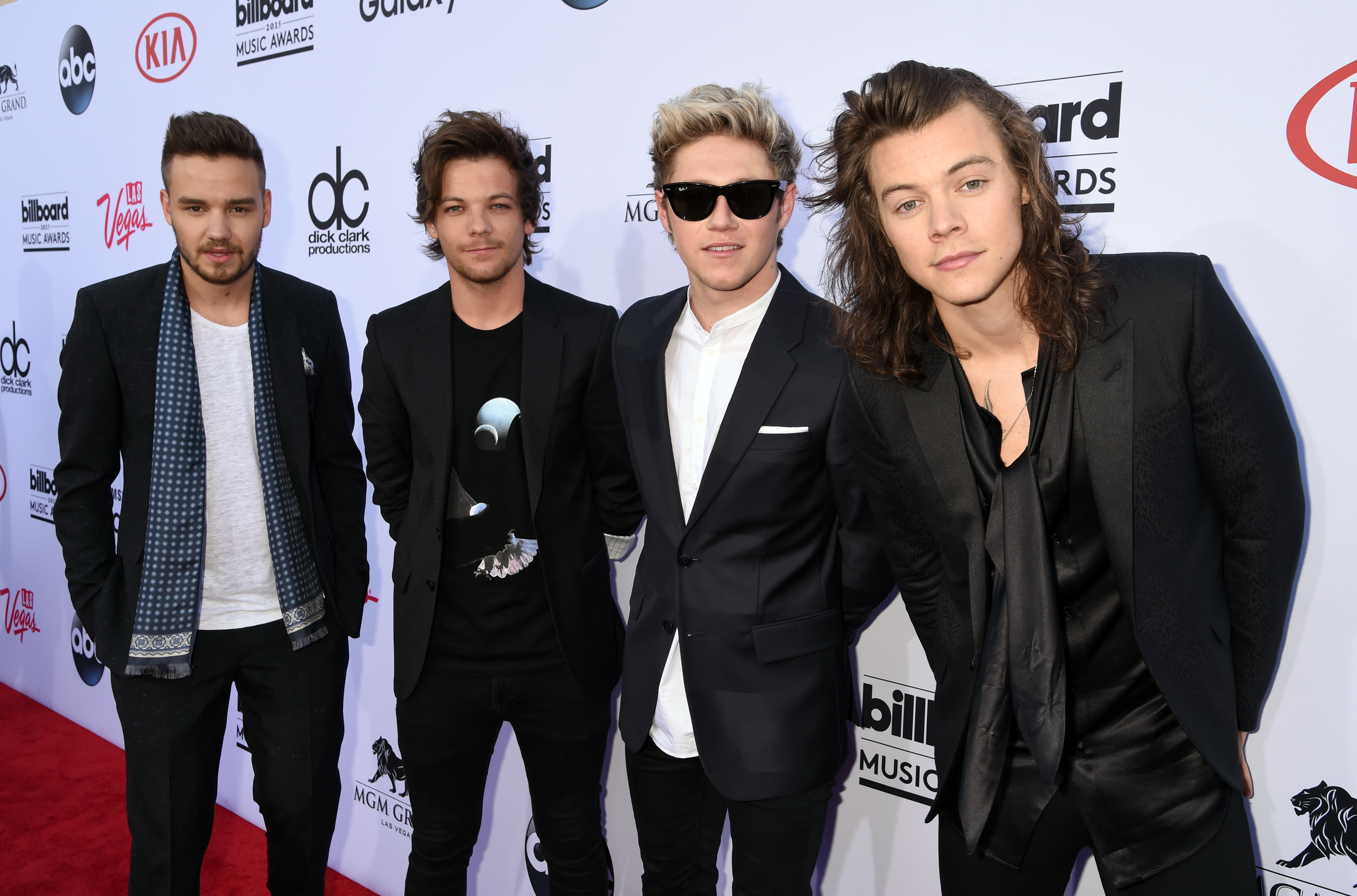 3000x1981 One Direction Photos