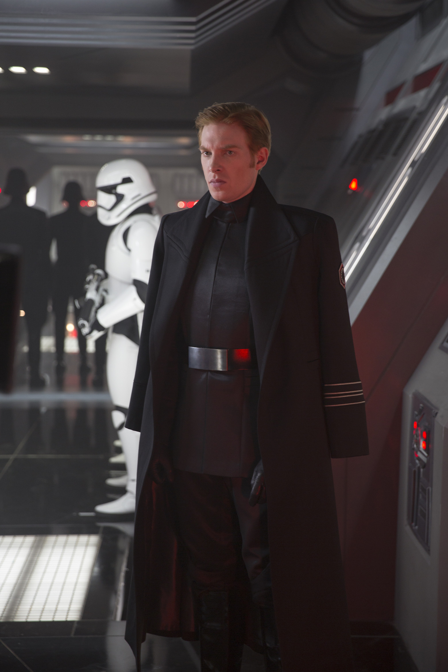 1560x2340 General Hux of the First Order Star Wars 7.