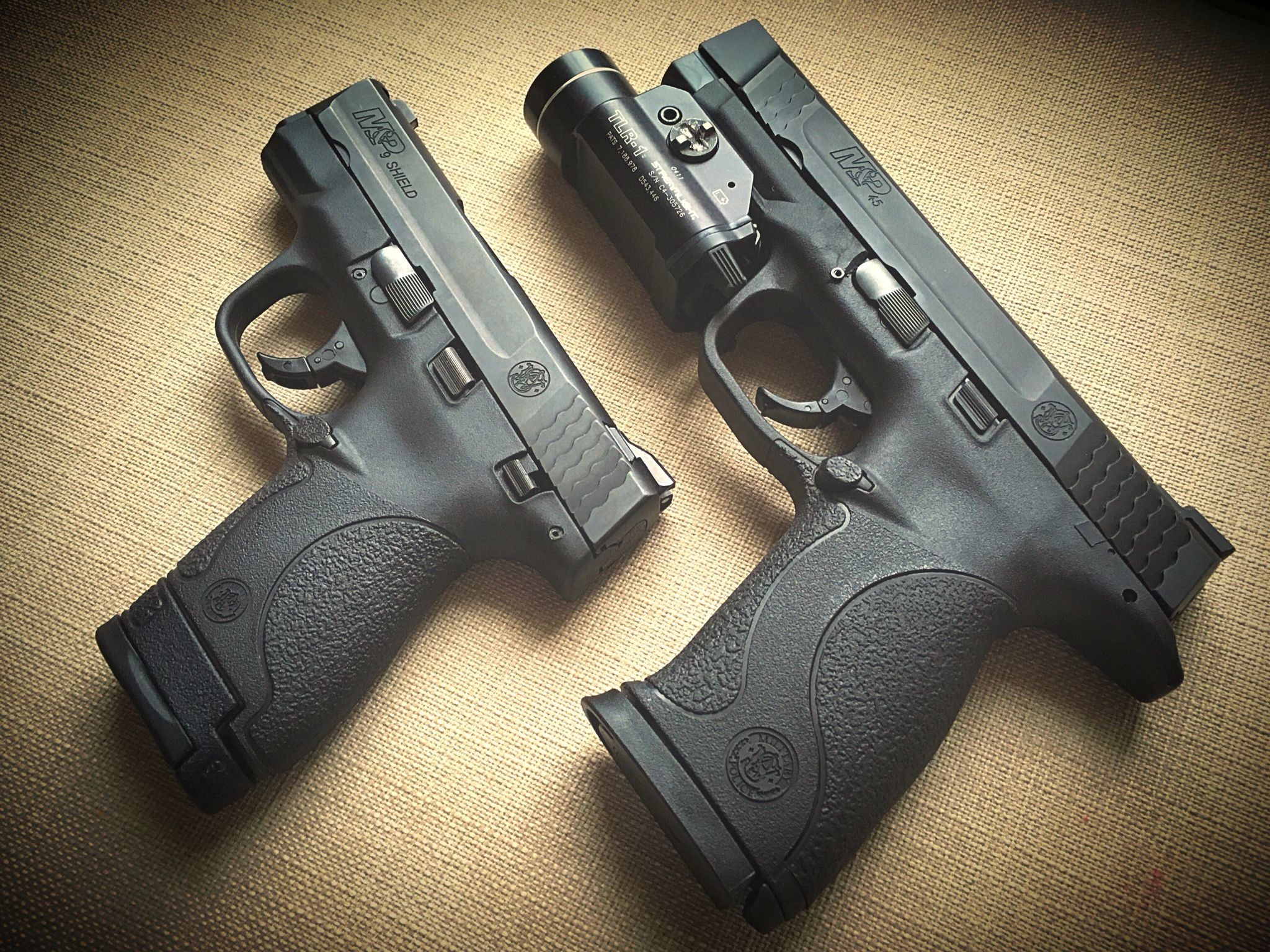 2048x1536 S&W Smith & Wesson M&P - Full Size 45 - 9mm