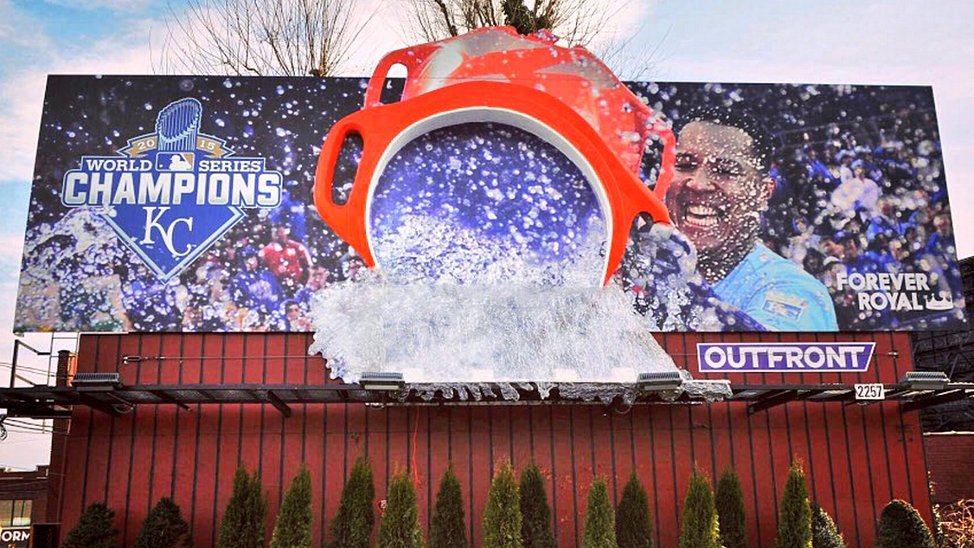 1920x1080 Salvador Perez gives fans a Gatorade shower in epic 3-D Royals billboard |  MLB | Sporting News