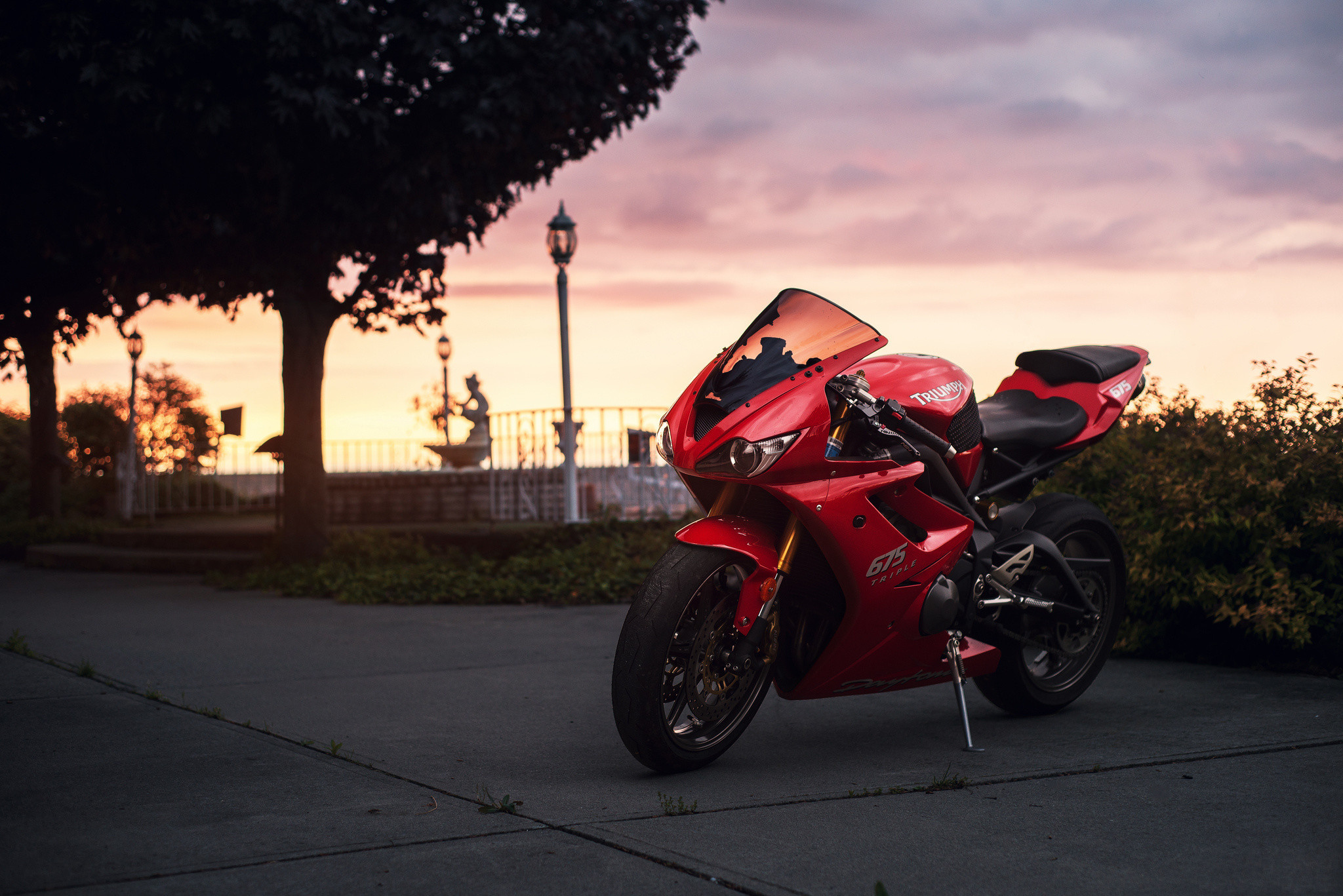 2048x1367 Triumph, sportbike, twilight, daytona 675, red, sky, motorcycle