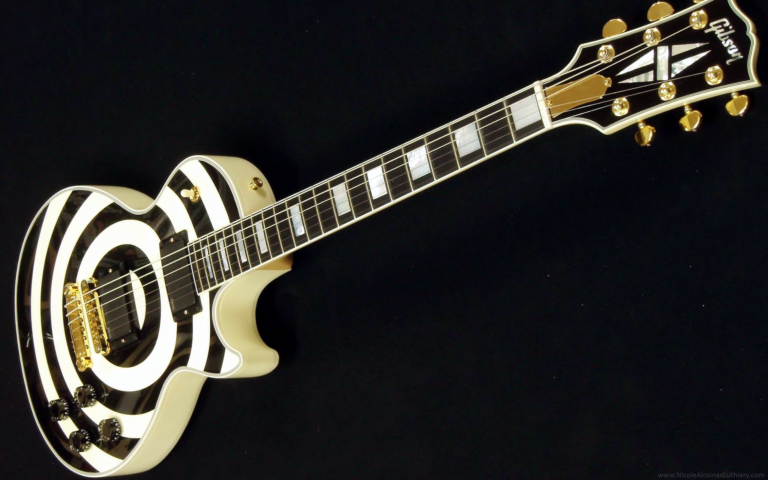 2560x1600 Gibson Zakk Wilde Les Paul Guitar Wallpaper 
