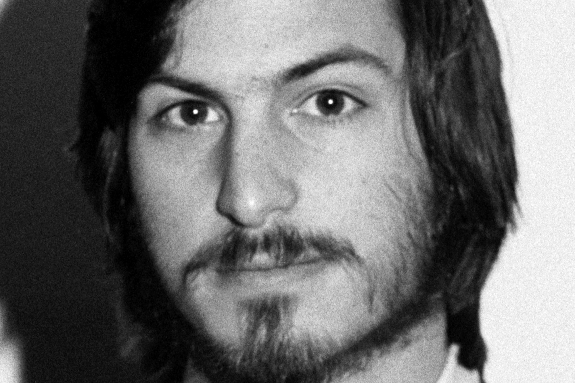 2000x1334 FILE PHOTO: Ashton Kutcher In Talks To Play Steve Jobs In Biopic Role