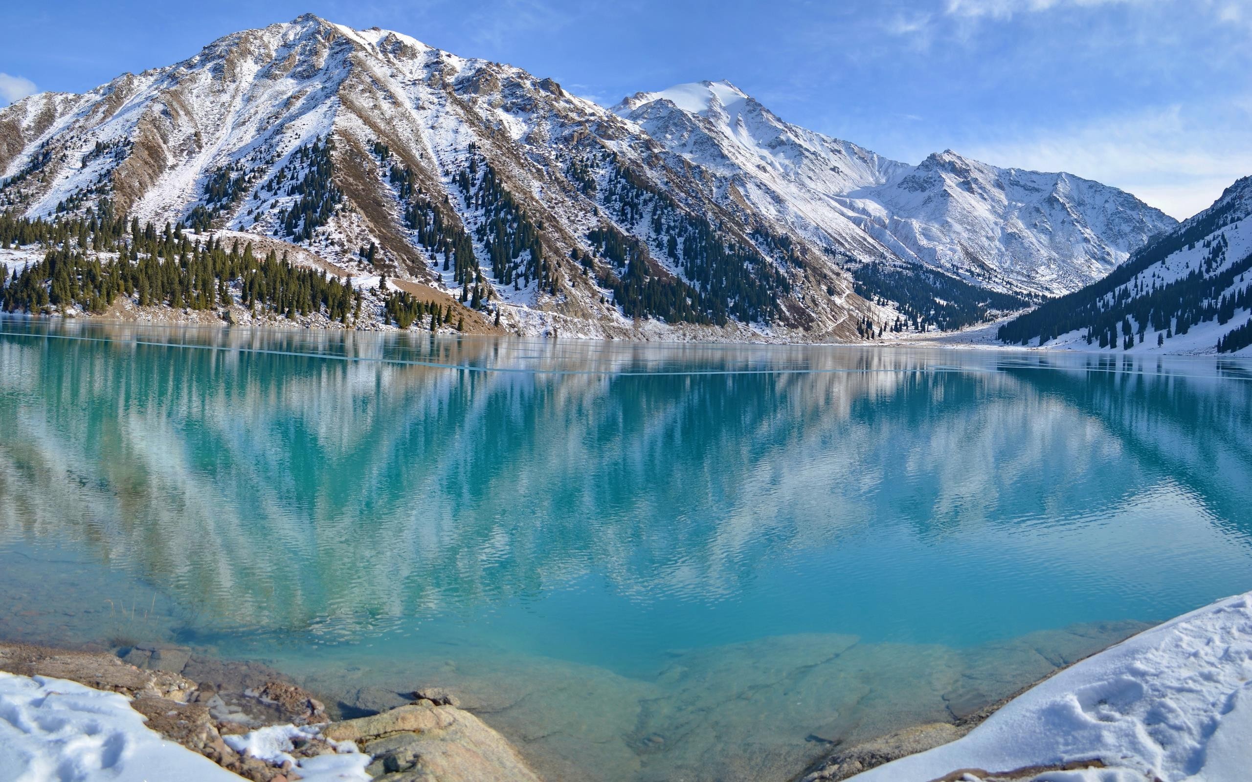 2560x1600 Blue Lake, Snowy Mountain, Reflection
