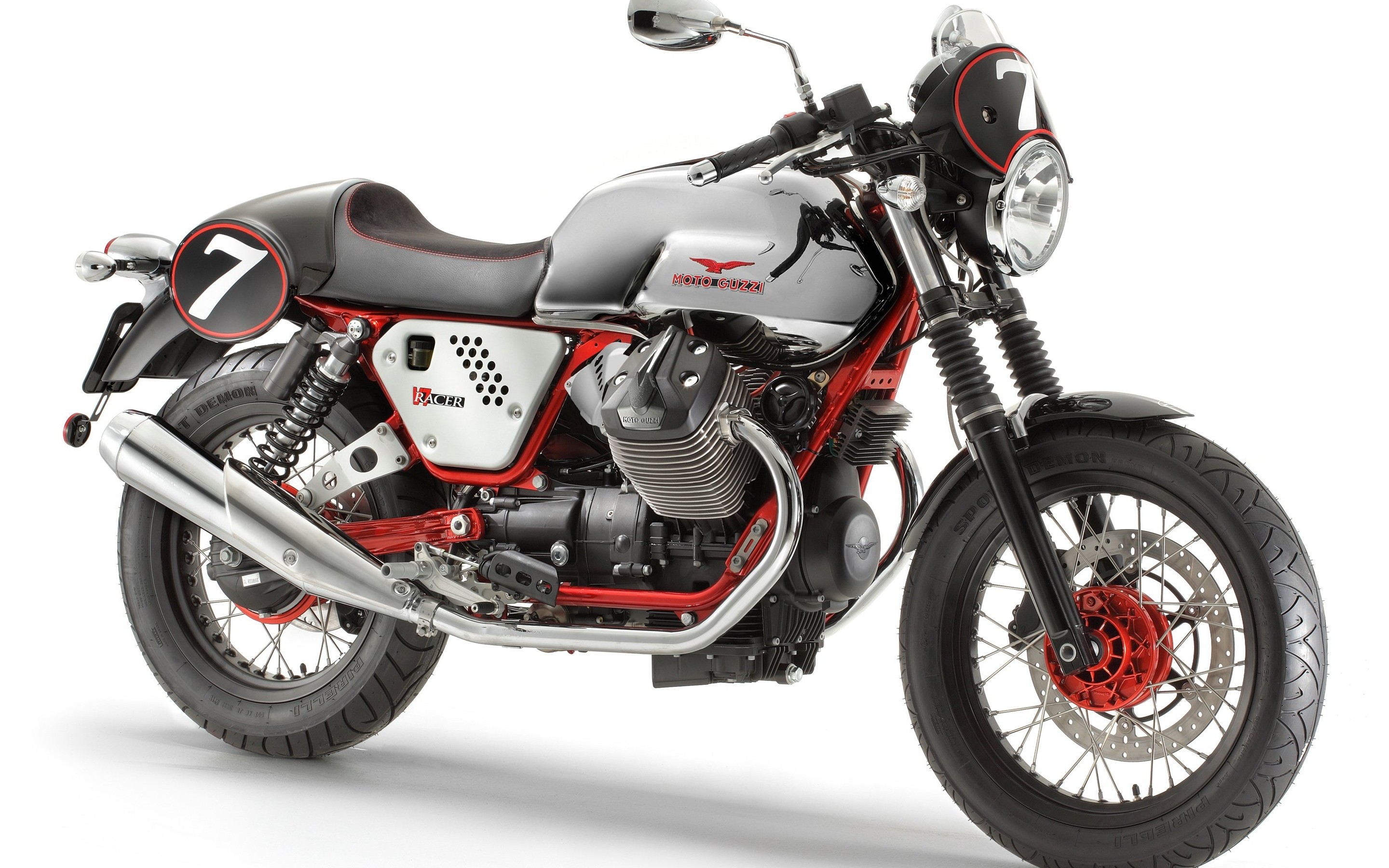 2880x1800 Moto-Guzzi Cafe Racer V7