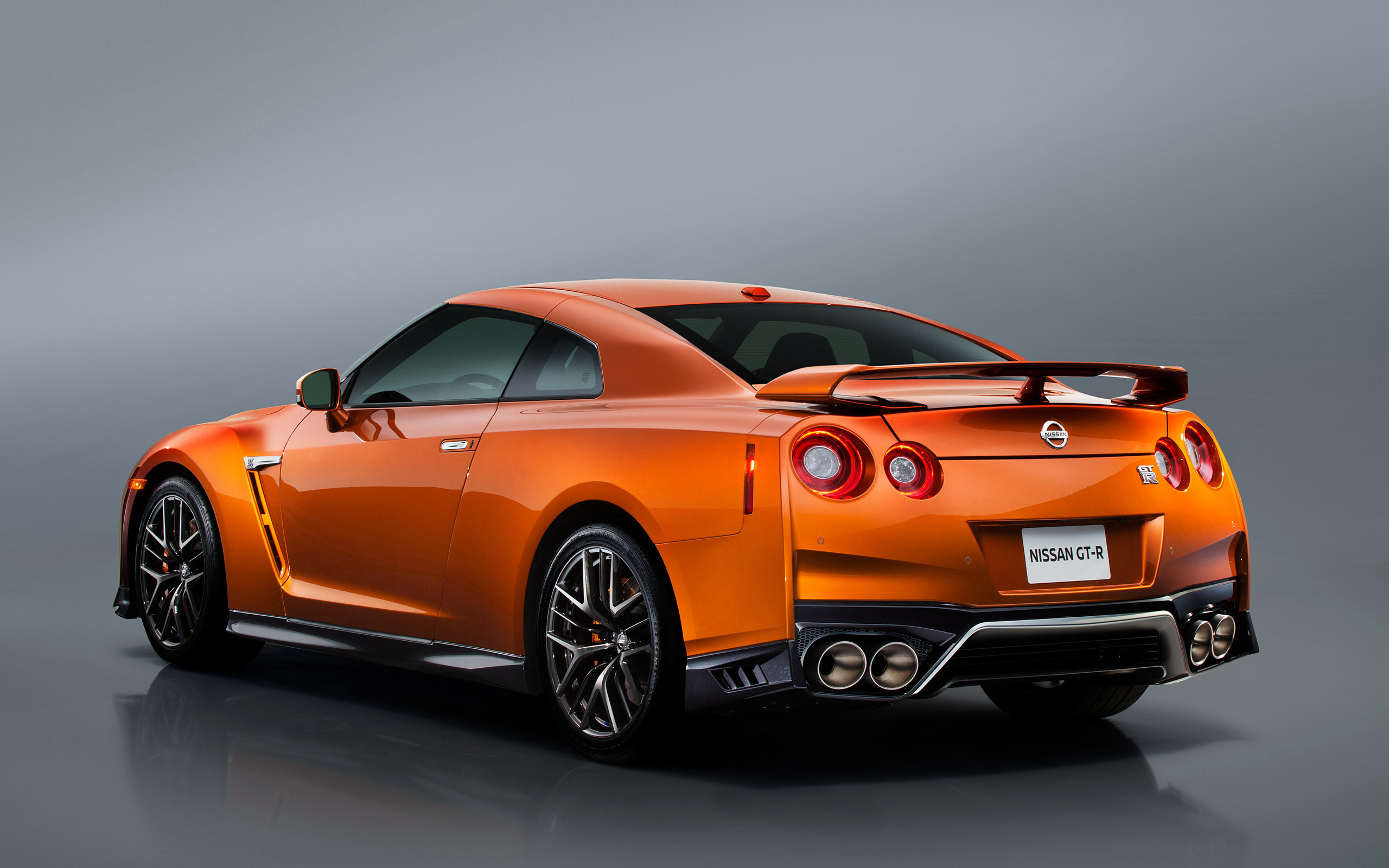 2560x1600 General  Nissan GT-R R35 Nissan GTR car vehicle simple background  reflection