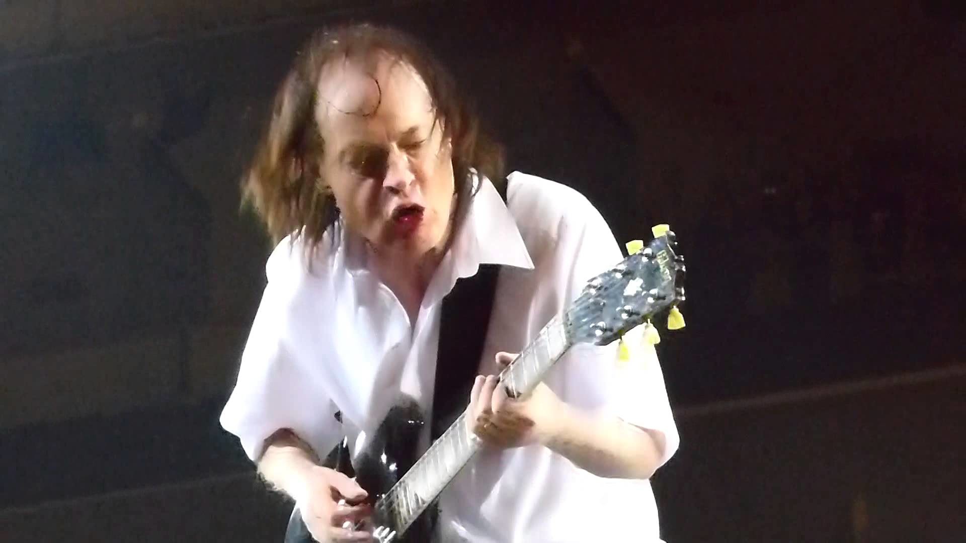 1920x1080 AC/DC, Chicago, 2/17/16, Angus Young guitar solo, part 1
