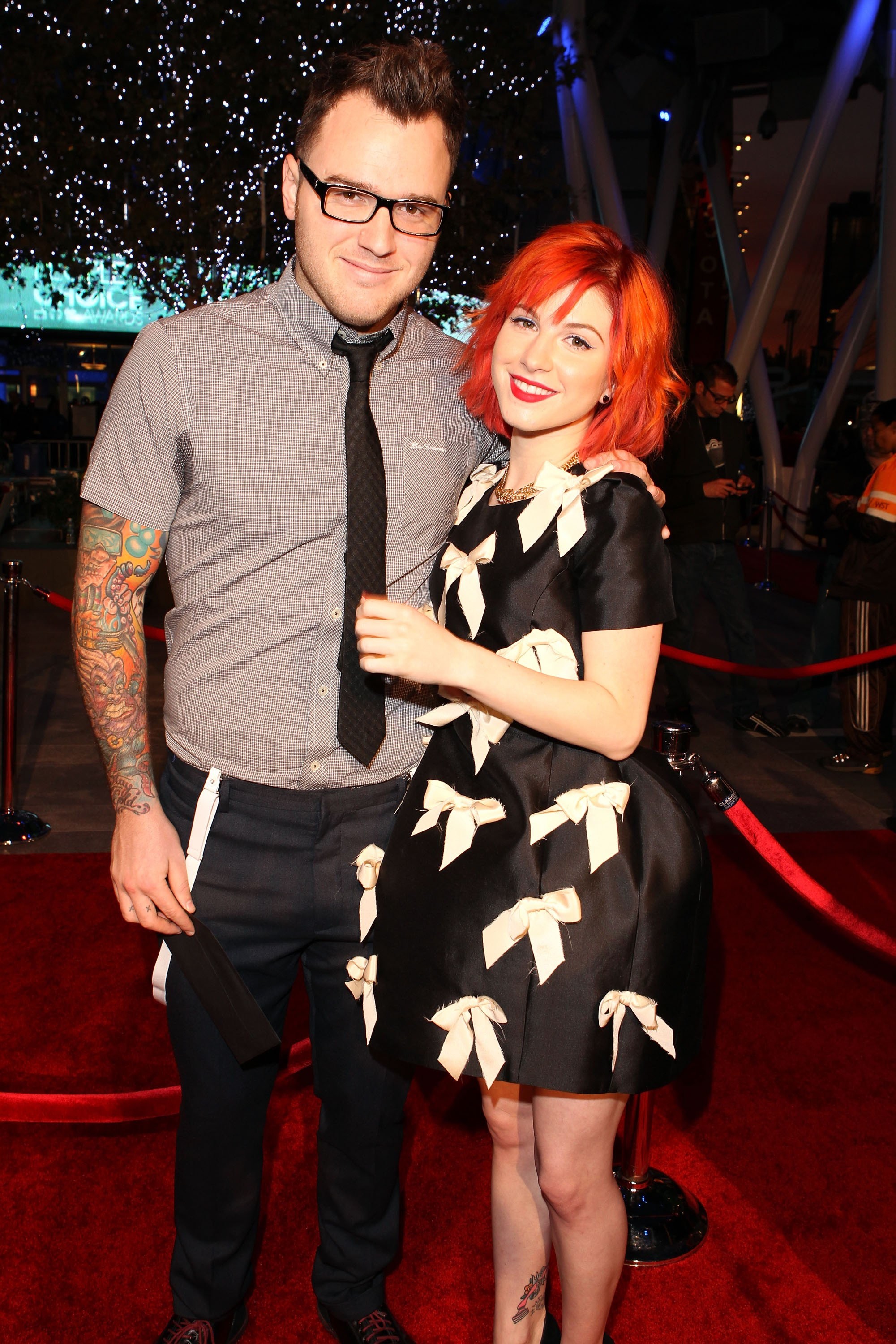 2001x3000 Hayley Williams and Chad Gilbert