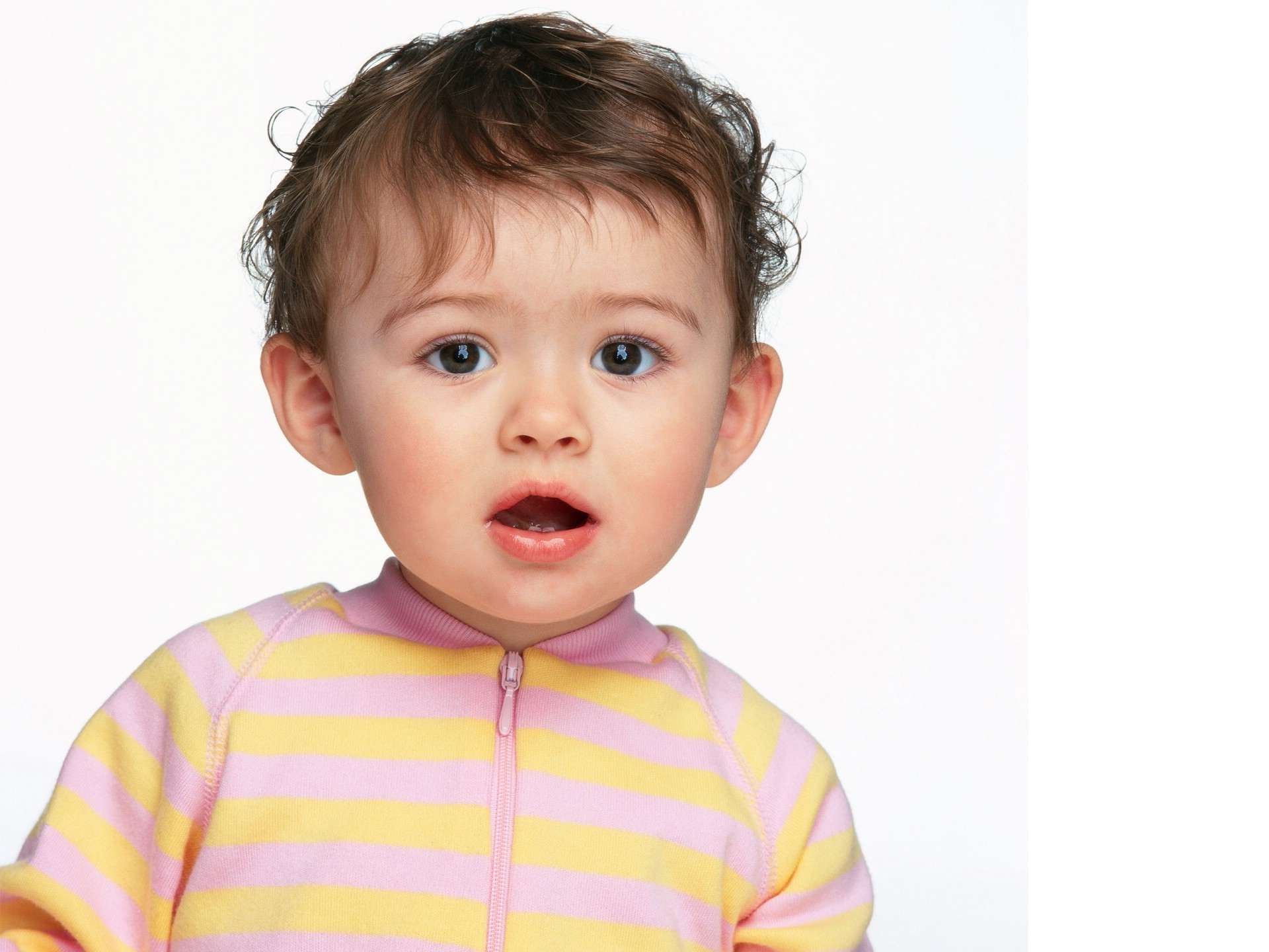 1920x1440 Cute Baby Girl With Curly Brown Hair Desktop Wallpaper
