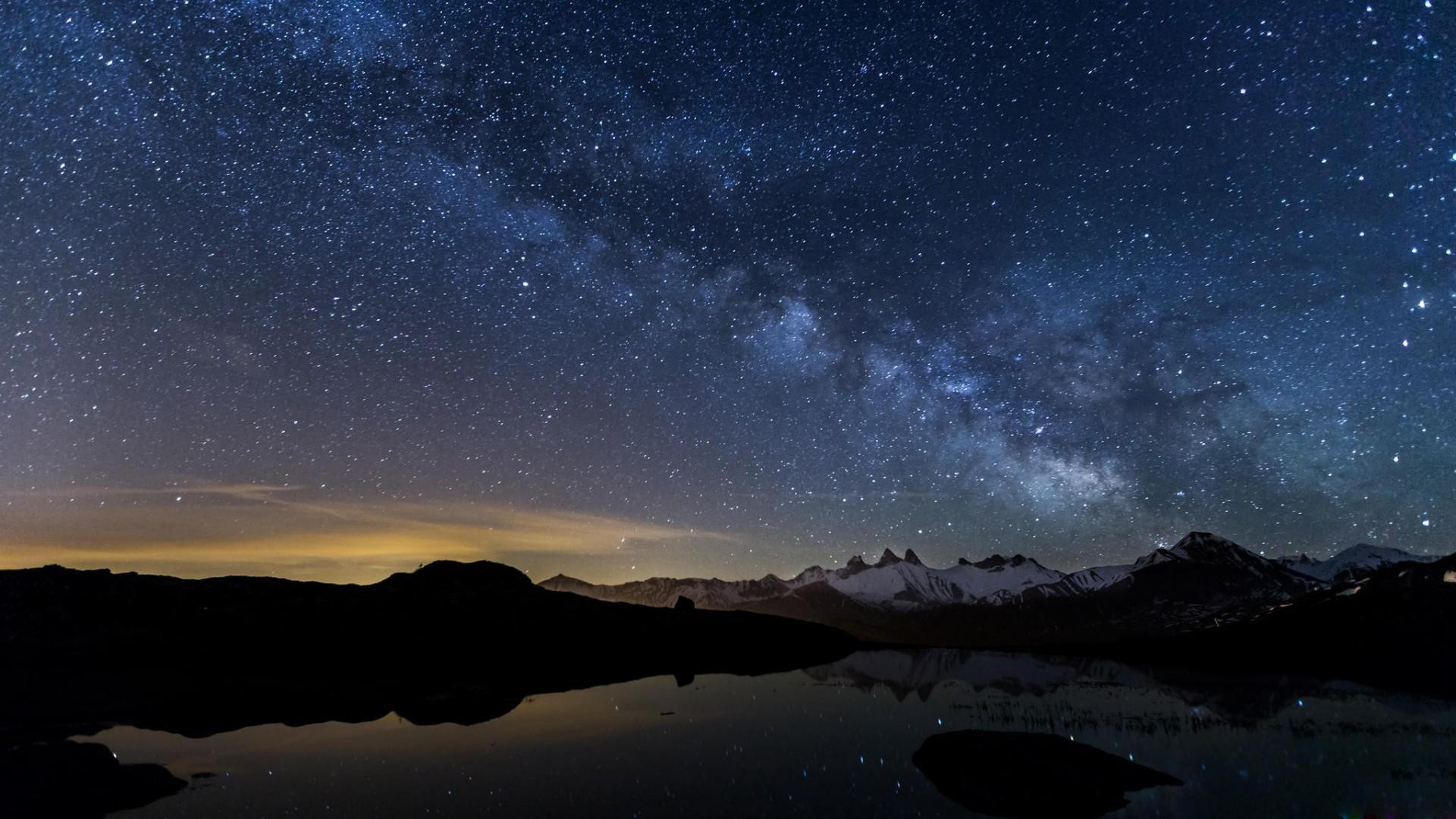 1920x1080 Free HD Starry Night Wallpapers Download.