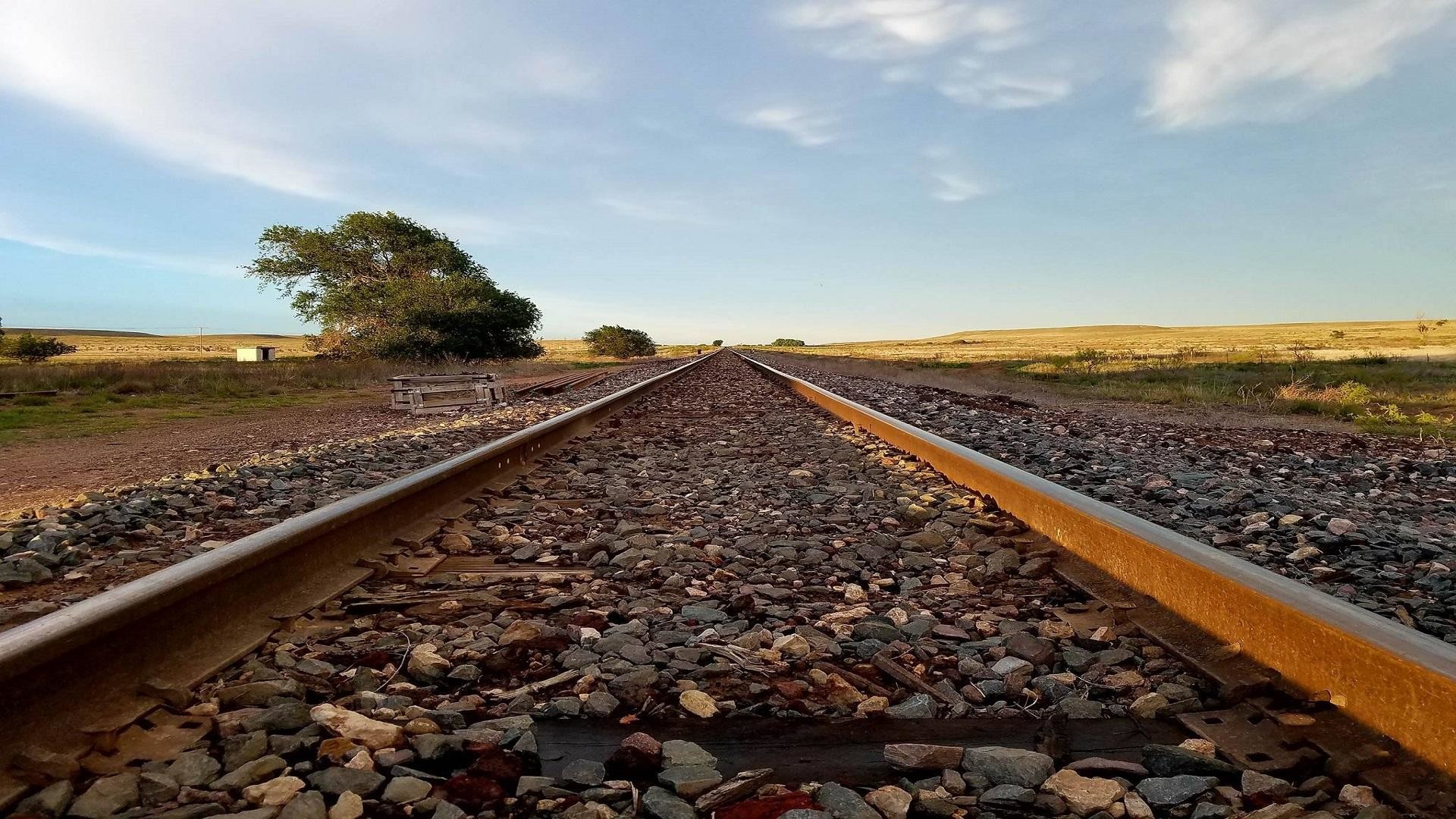 1920x1080 OC-A-Railroad-at-sunset-in-New-Mexico-