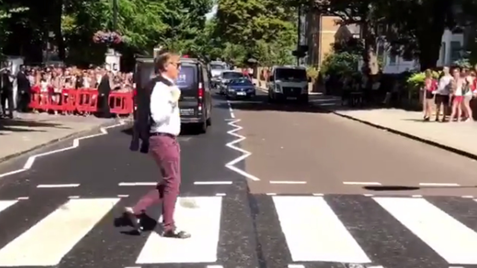 1920x1080 Paul McCartney re-creates The Beatles' famous 'Abbey Road' street crossing