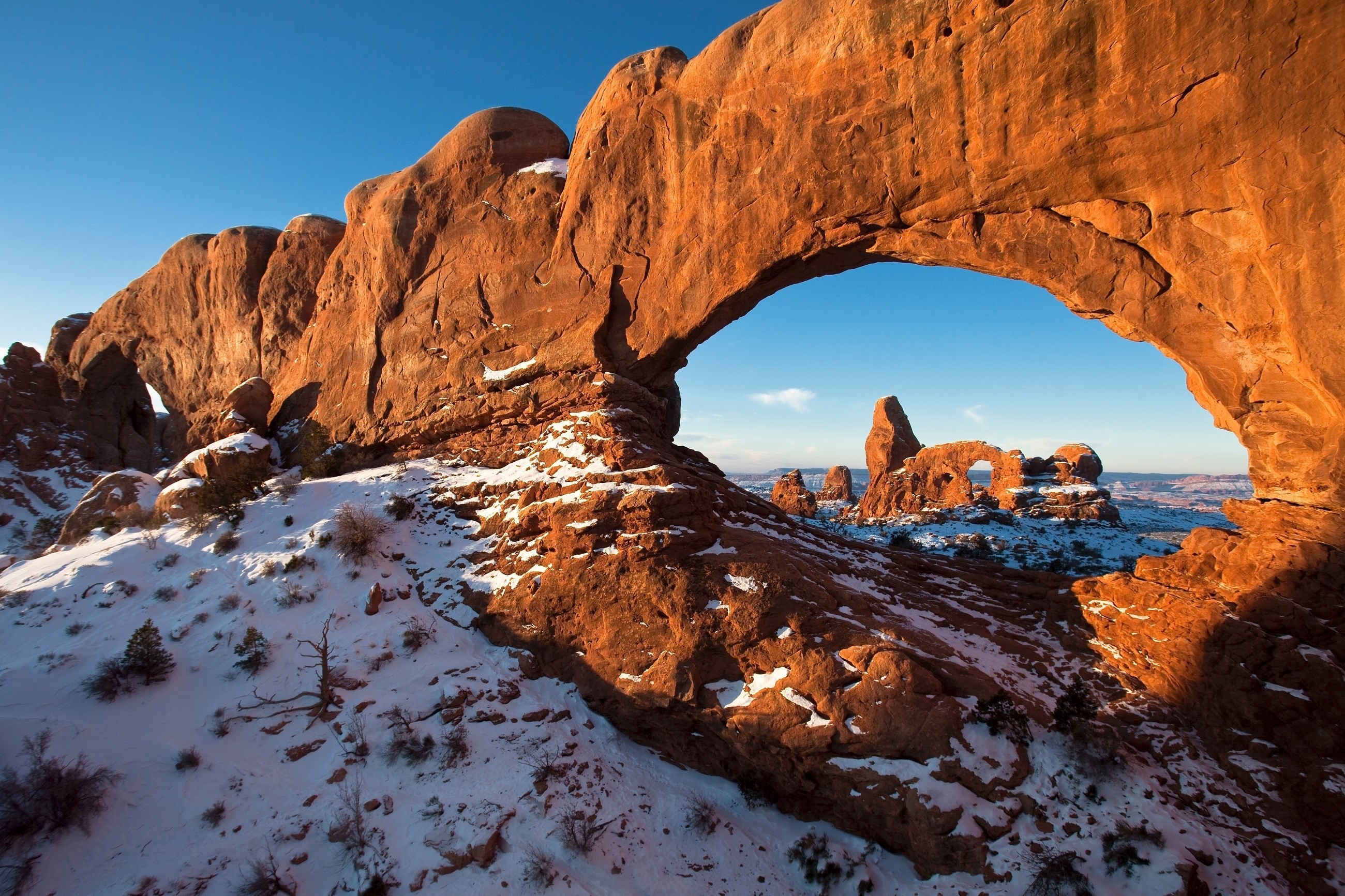 2600x1733 arches national park hd