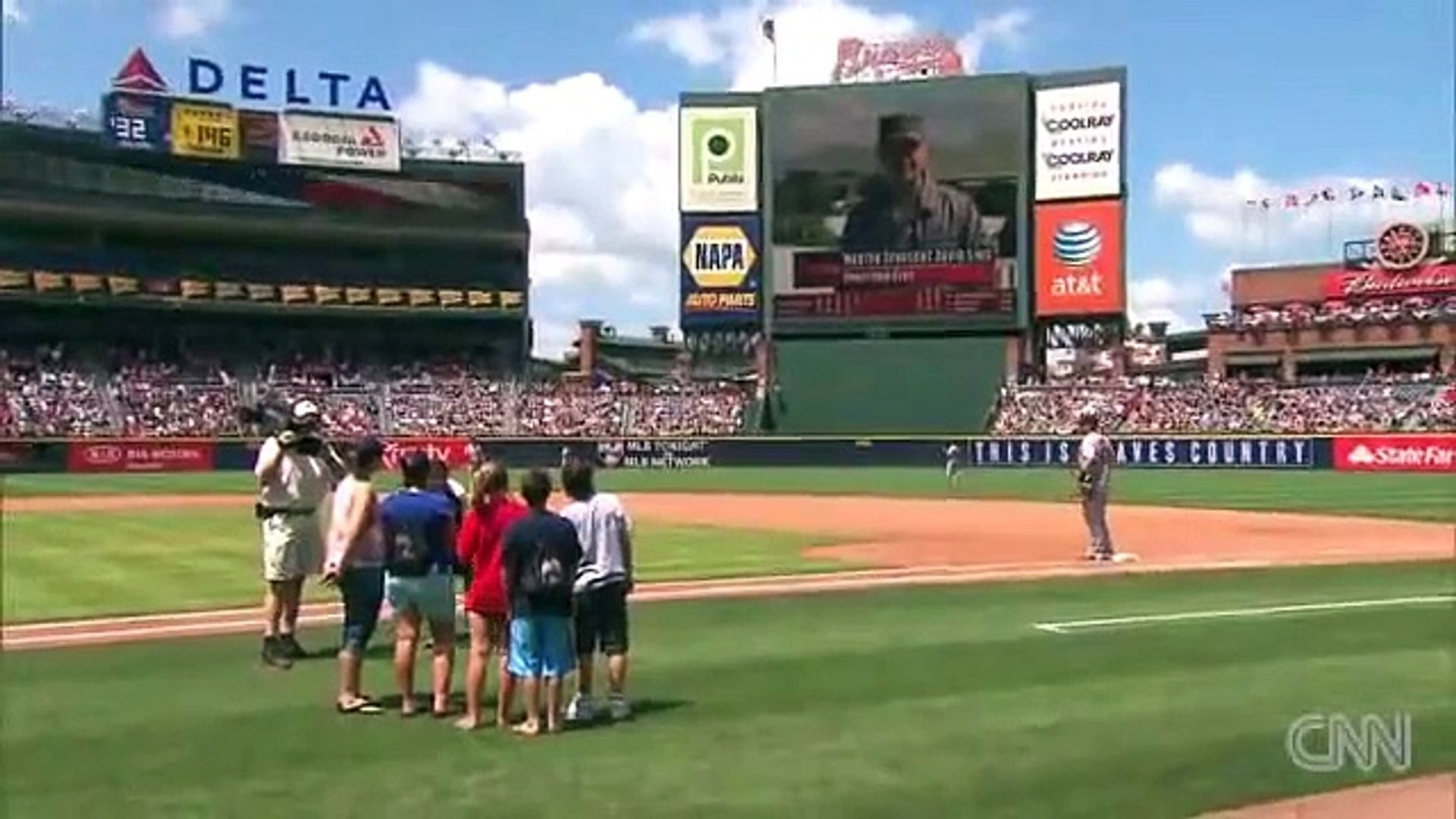 1920x1080 Master Sgt. Dave Sims surprises family at Turner Field - video dailymotion