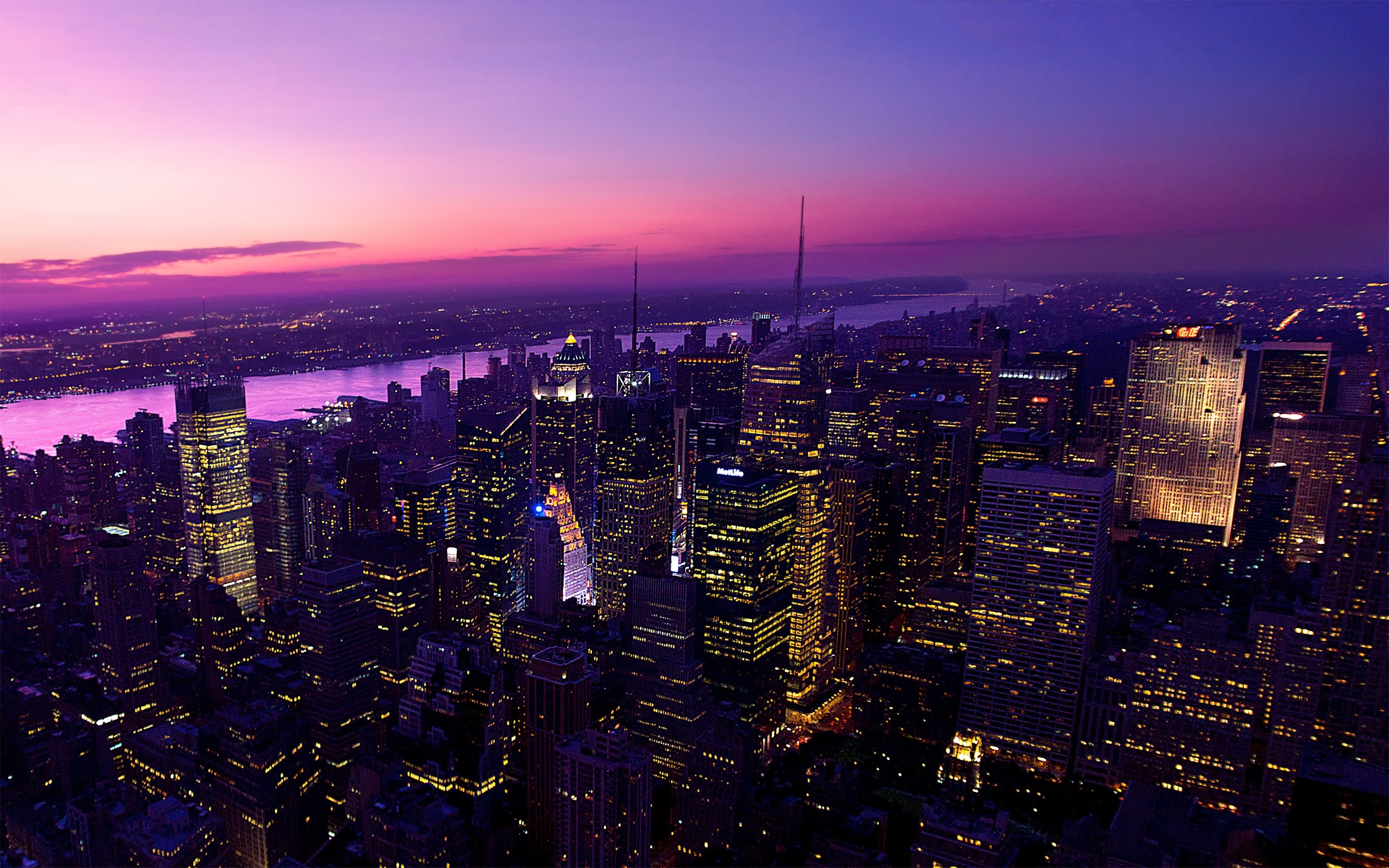 2560x1600 Twilight in New York City