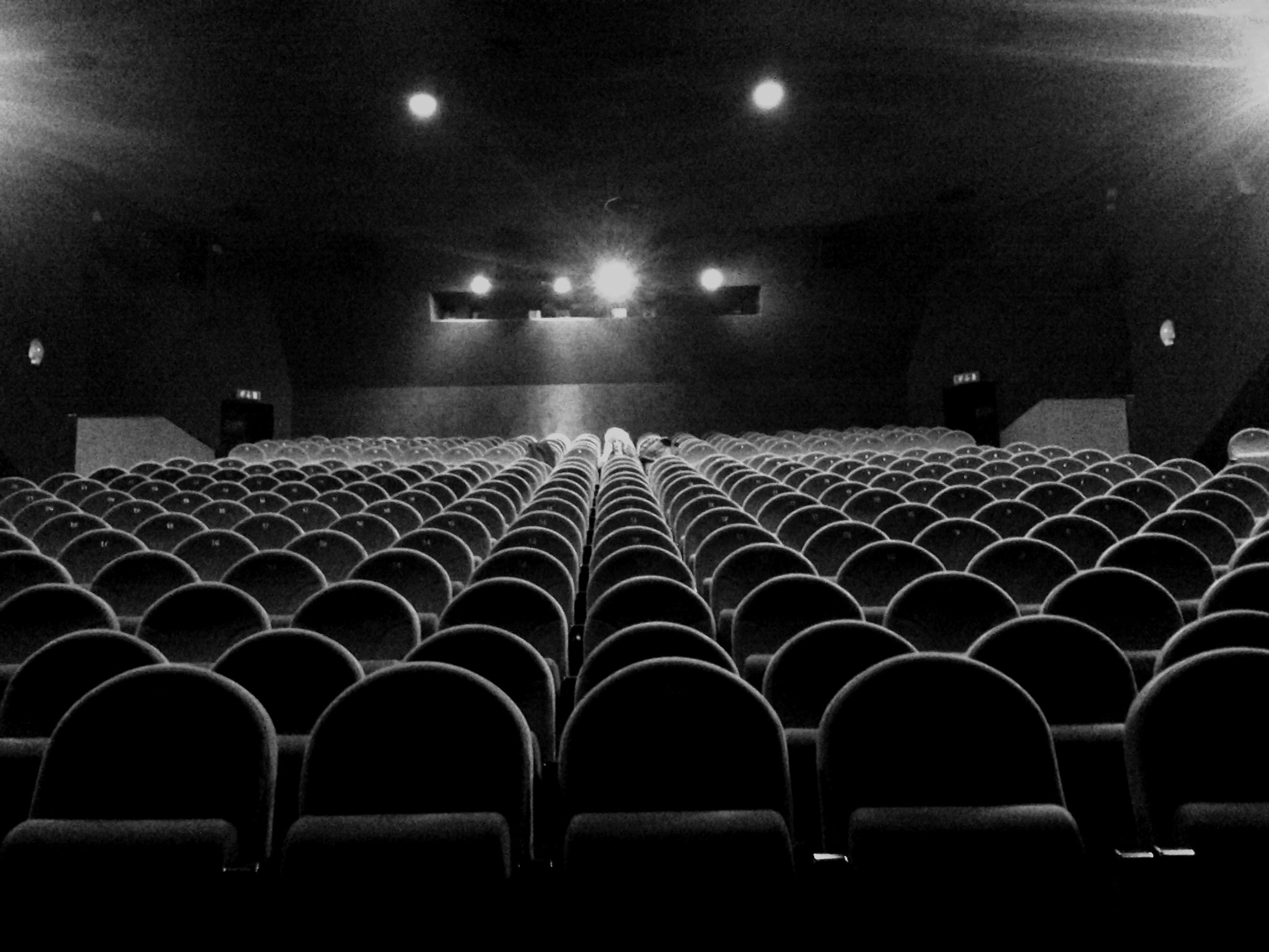 2048x1536 empty cinema room by MalyPluskwiak on DeviantArt