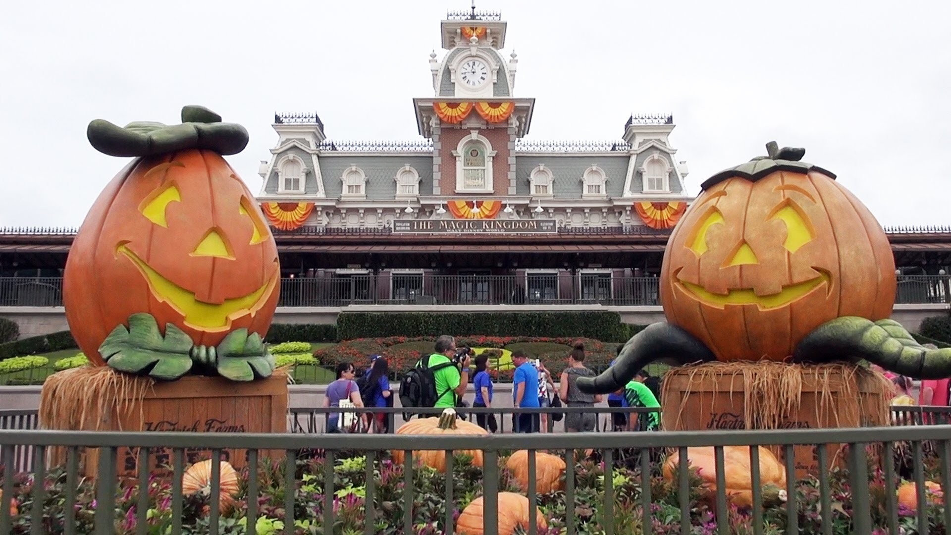 1920x1080 Halloween Decorations at The Magic Kingdom 2016, Walt Disney World w/  Pumpkins, Scarecrows, Donald - YouTube