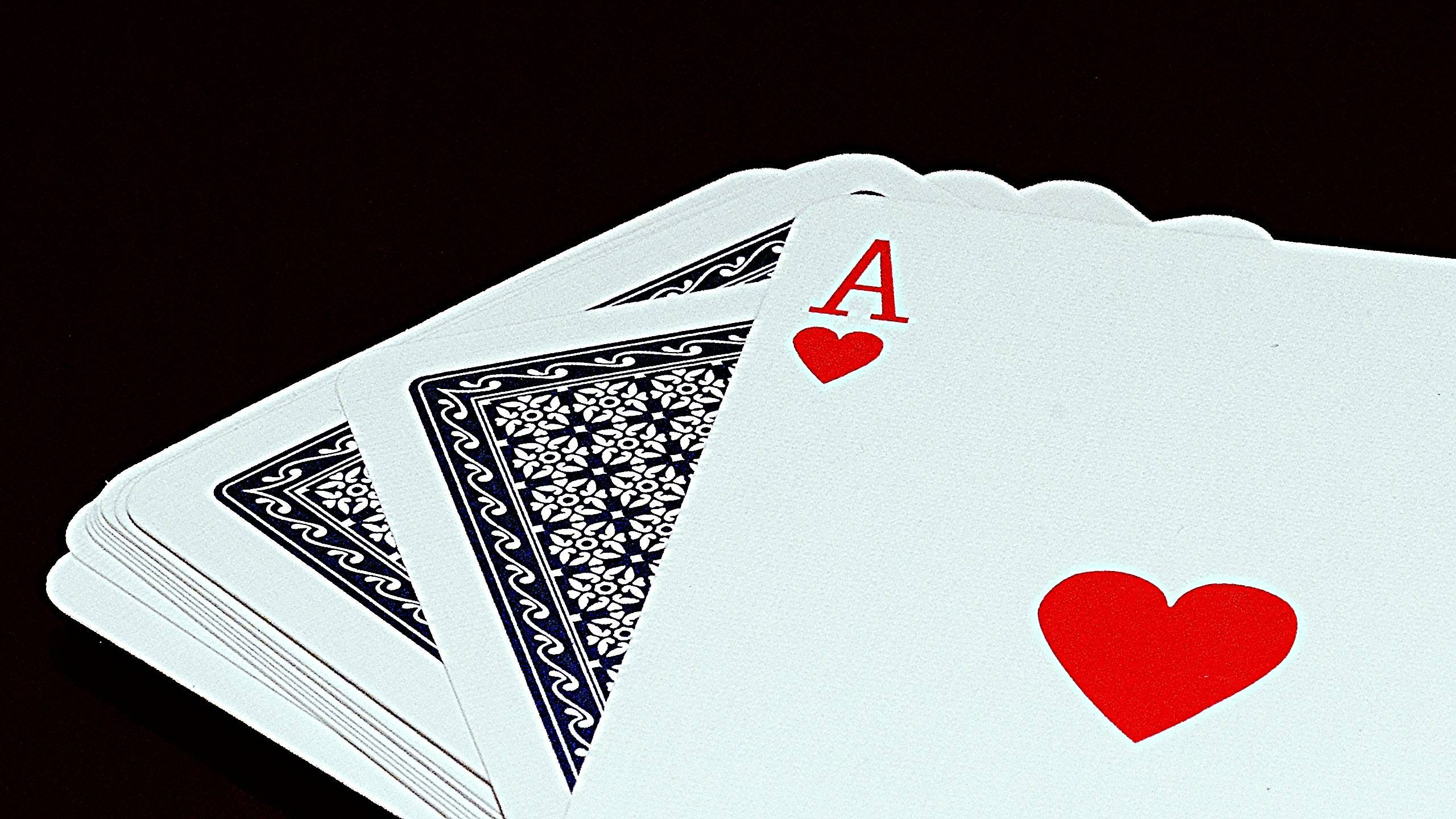 2560x1440 Ace Of Hearts Wallpaper Amazing Playing Cards Wallpapers Wallpaper Cave