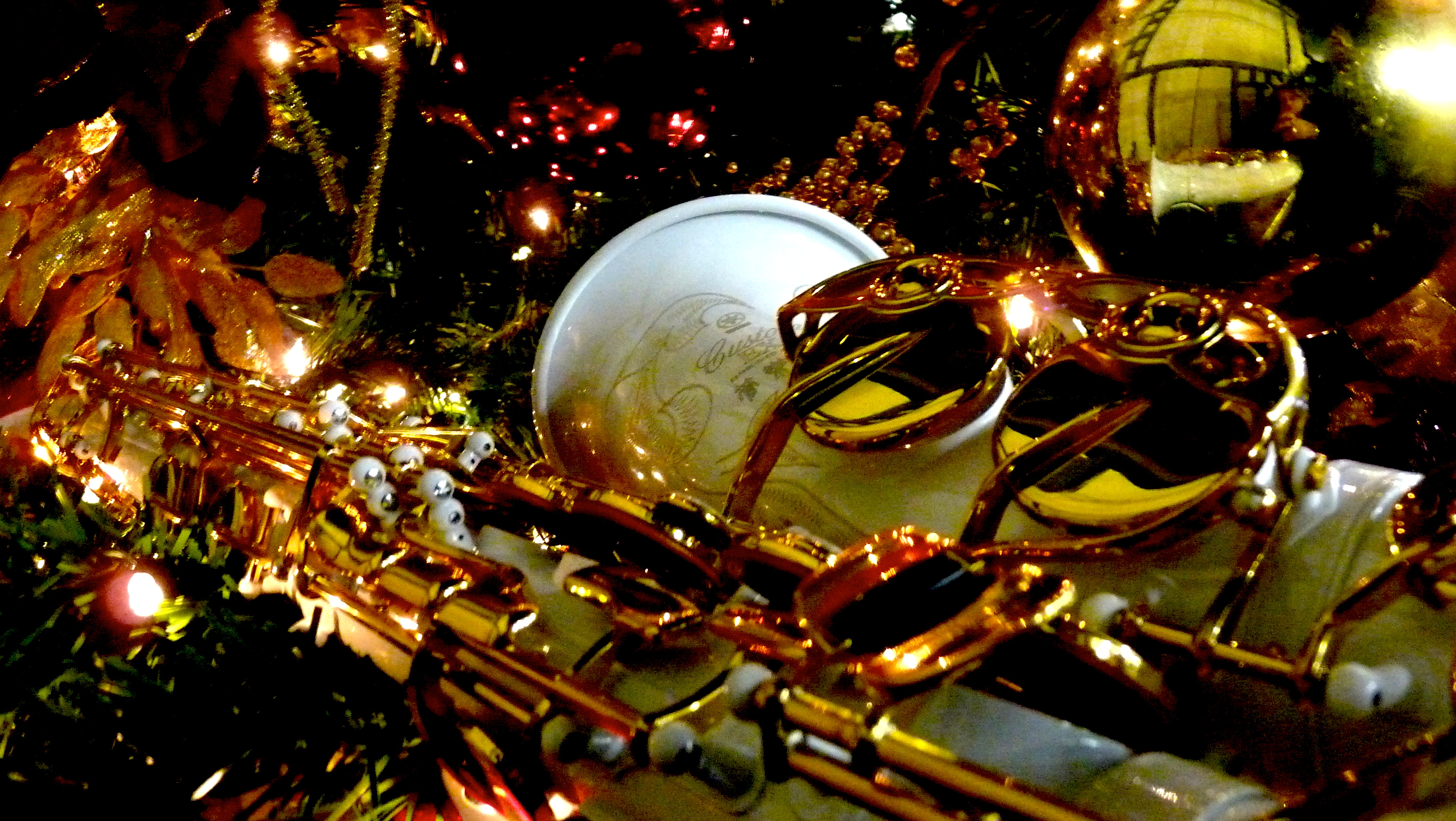 3648x2056 Backgrounds - Wallpaper - Screensavers - for HD 19:9 Computer Displays -  White Christmas