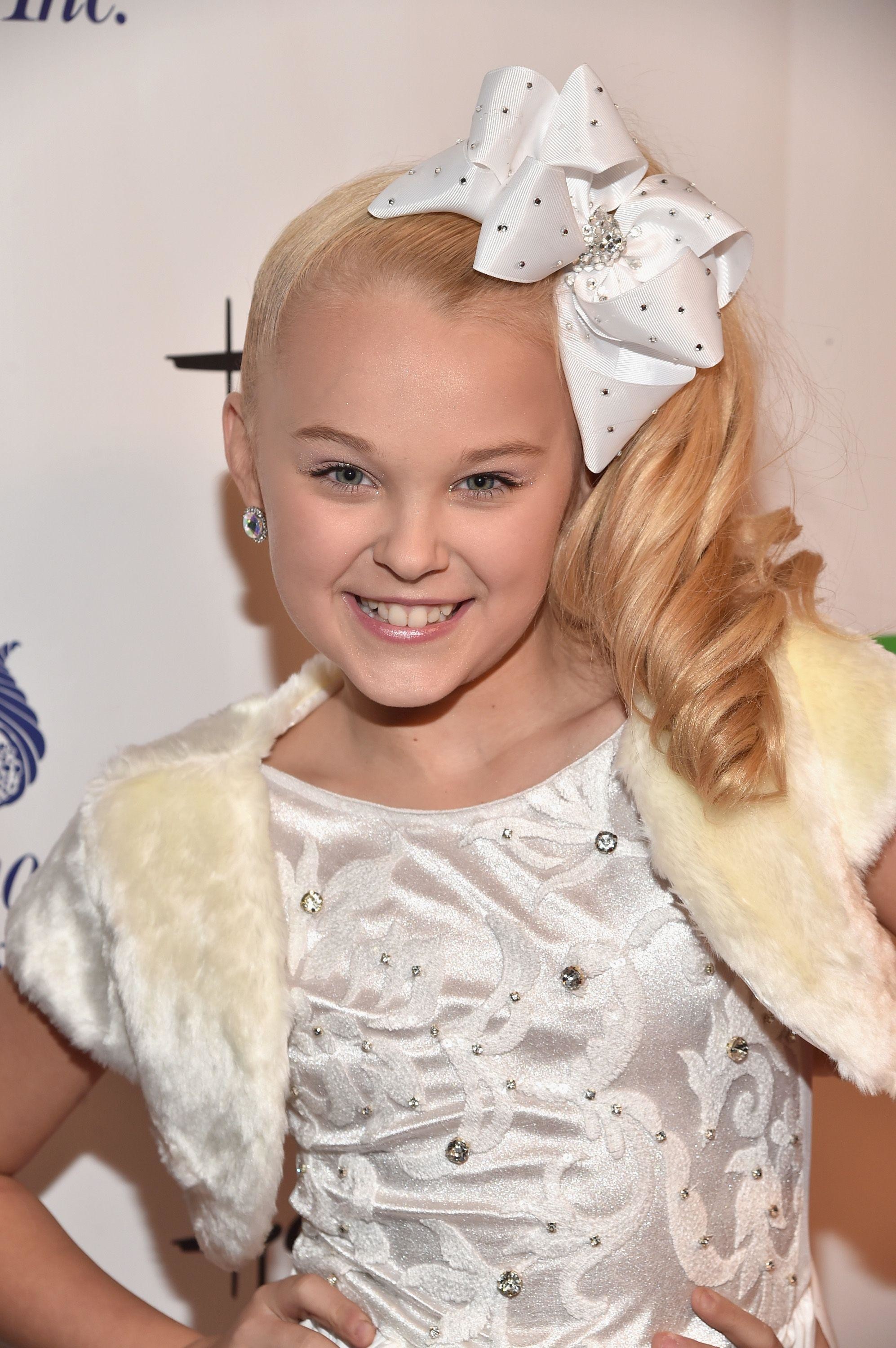 1994x3000 JoJo Siwa Pictures HD | Full HD Pictures