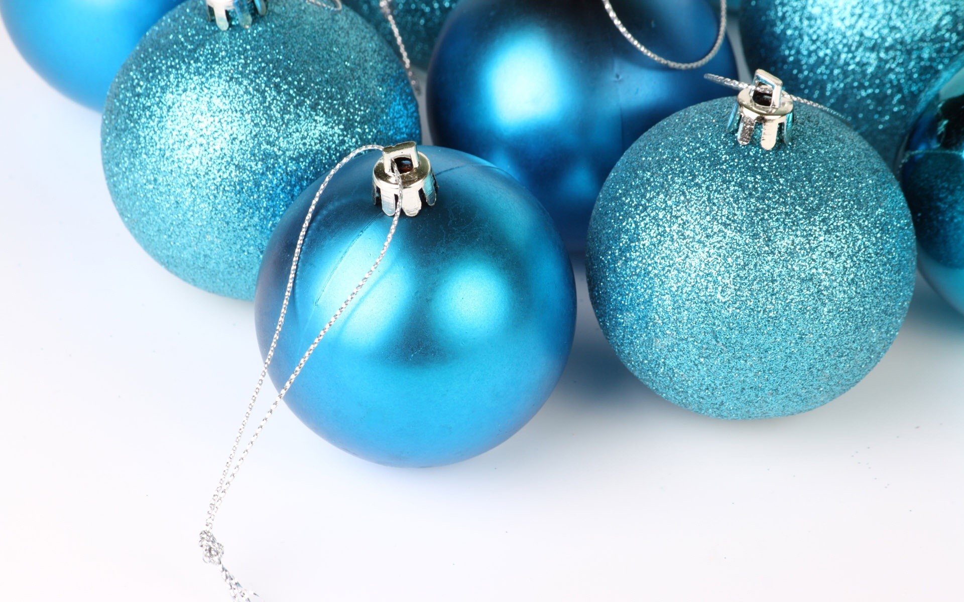1920x1200  Blue Christmas Ornaments wallpapers and stock photos