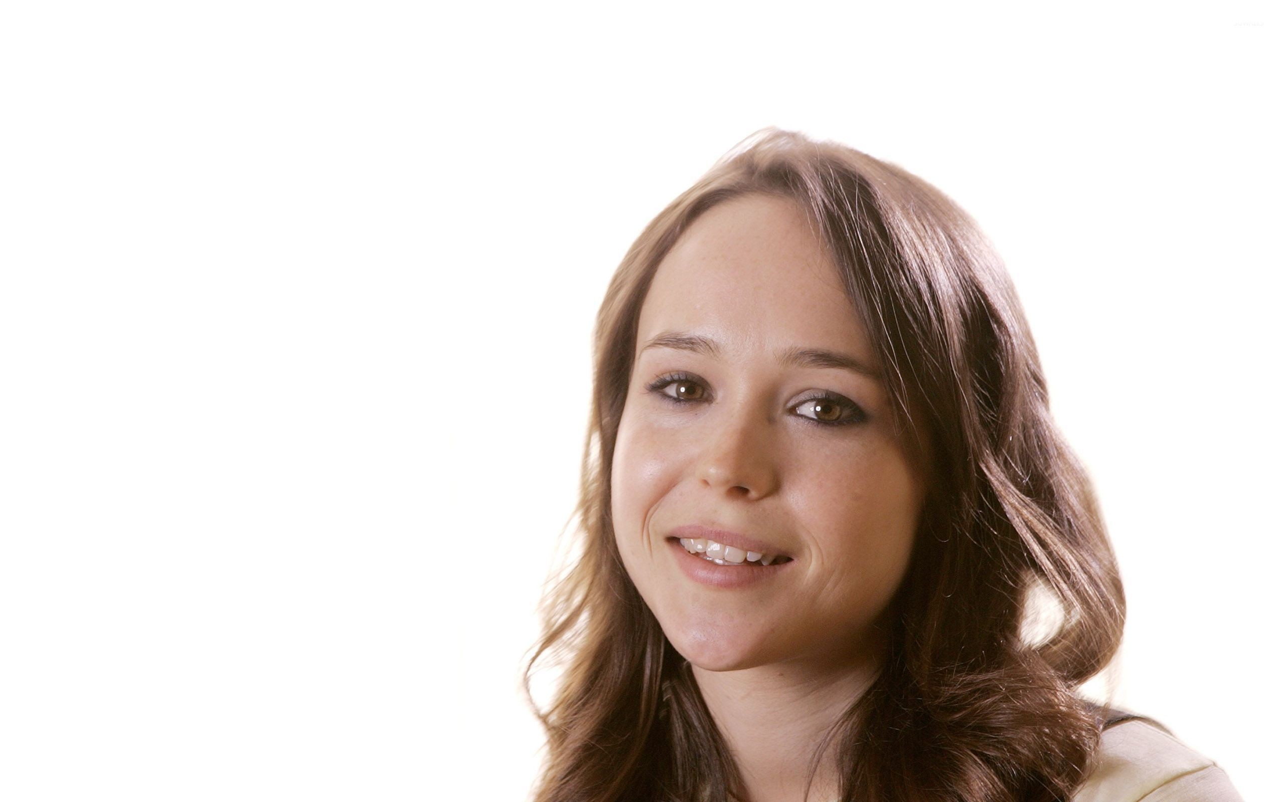 2560x1600 Ellen Page [11] wallpaper