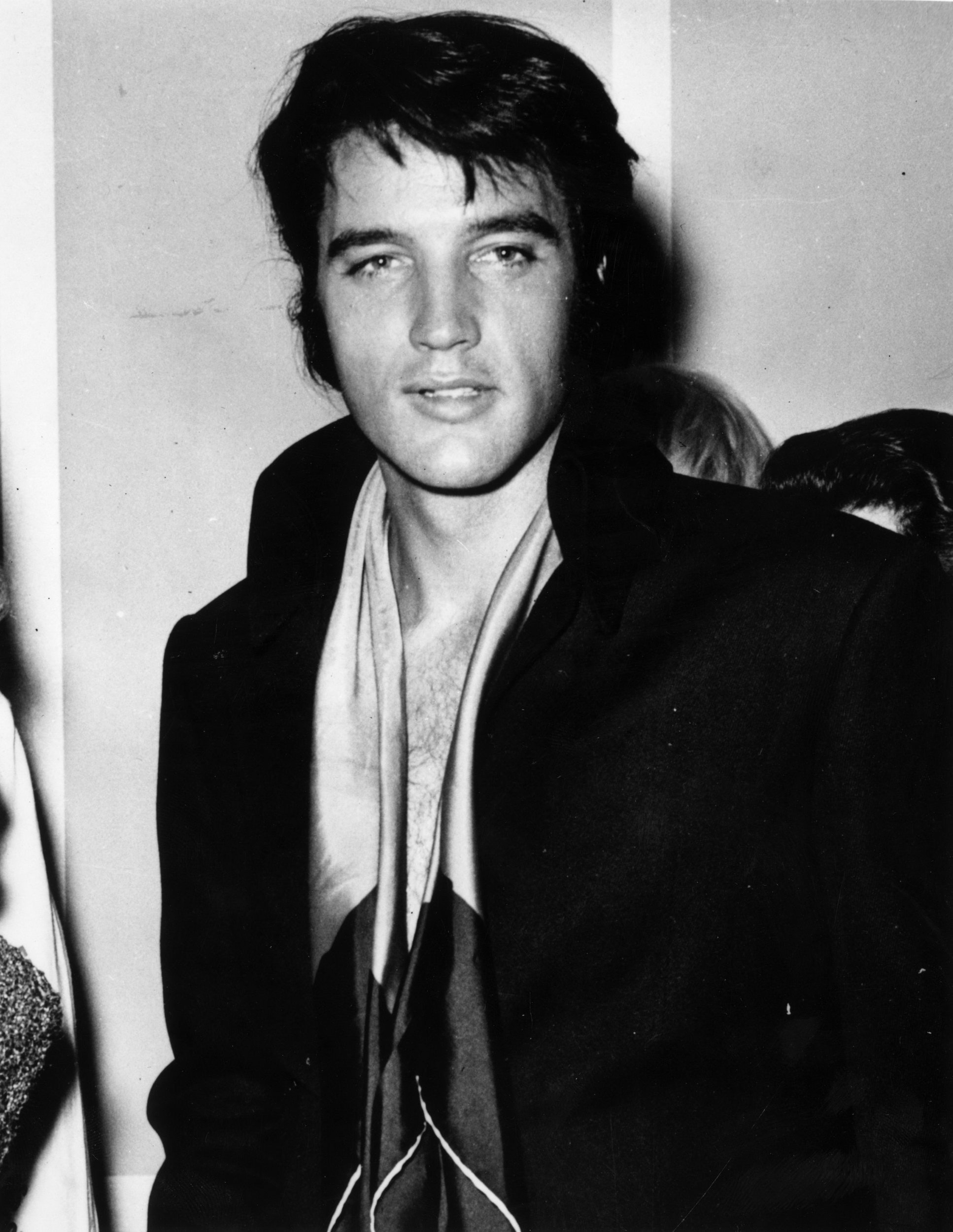 1934x2500 Elvis Presley