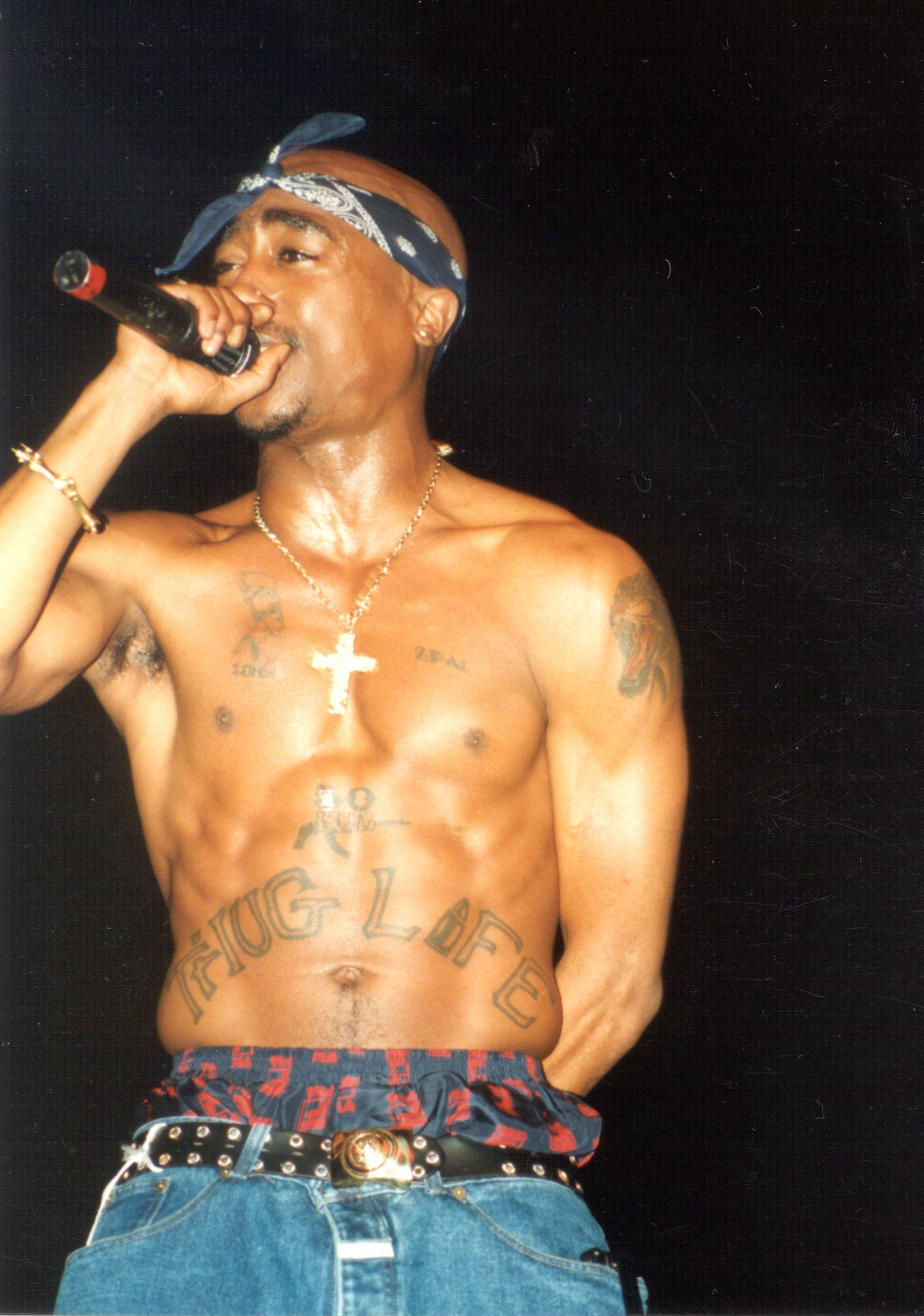 2000x2848 Tupac Shakur, even tho he is gone.. still one of the sexist men