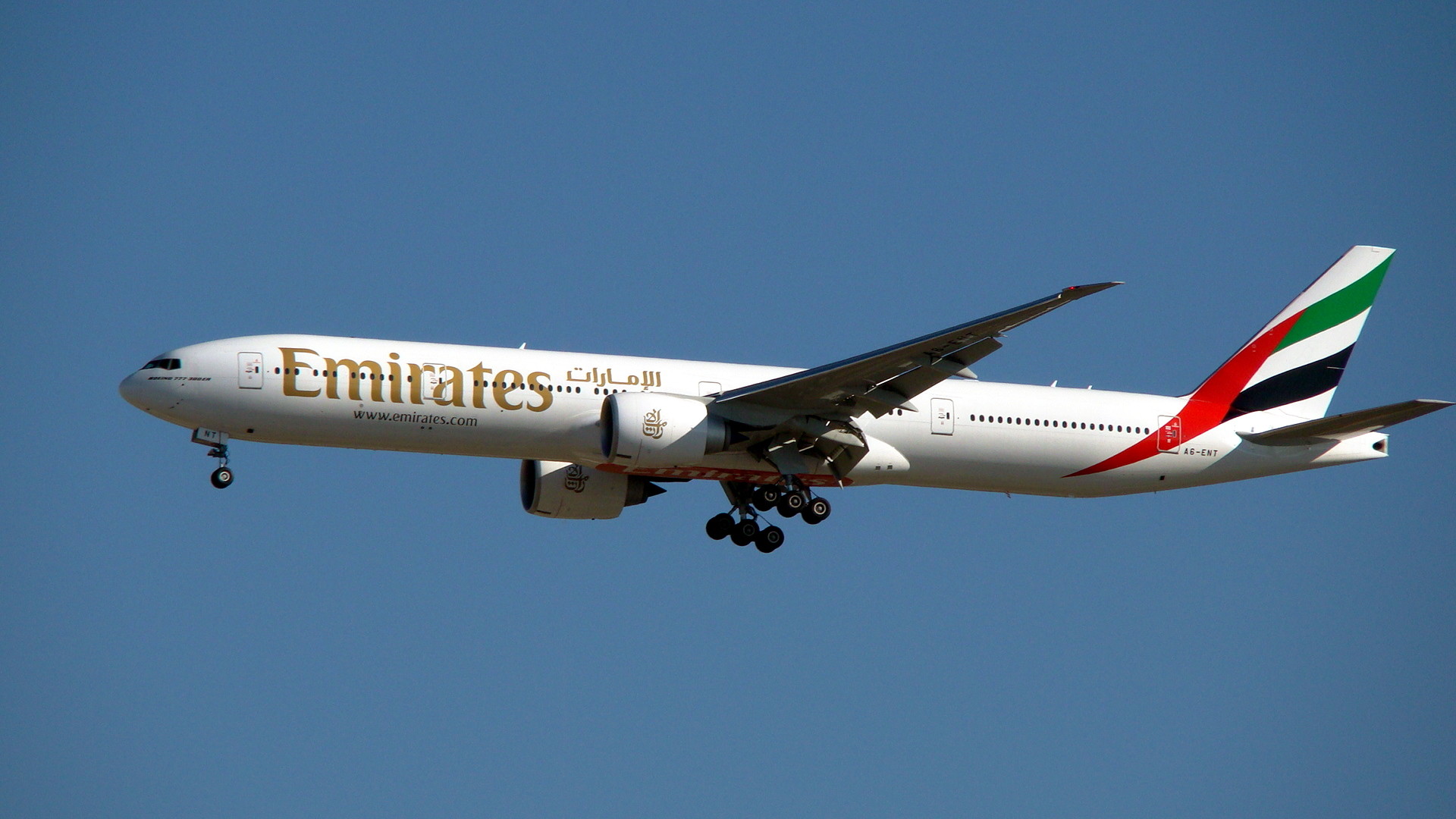 1920x1080 File:Boeing 777-300ER (A6-ENT) de Emirates.JPG