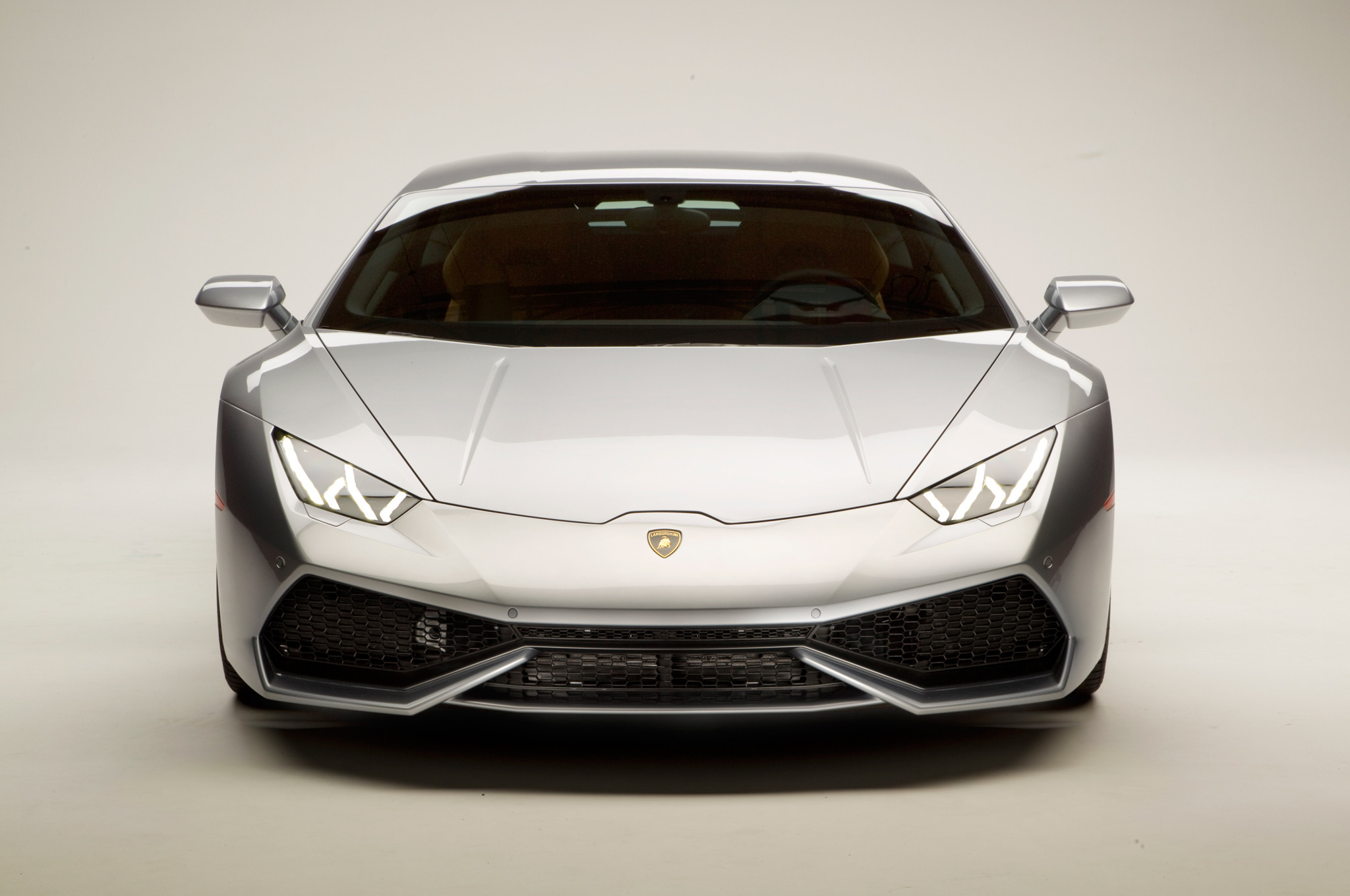 2048x1360 2015 Lamborghini Huracan HD Background