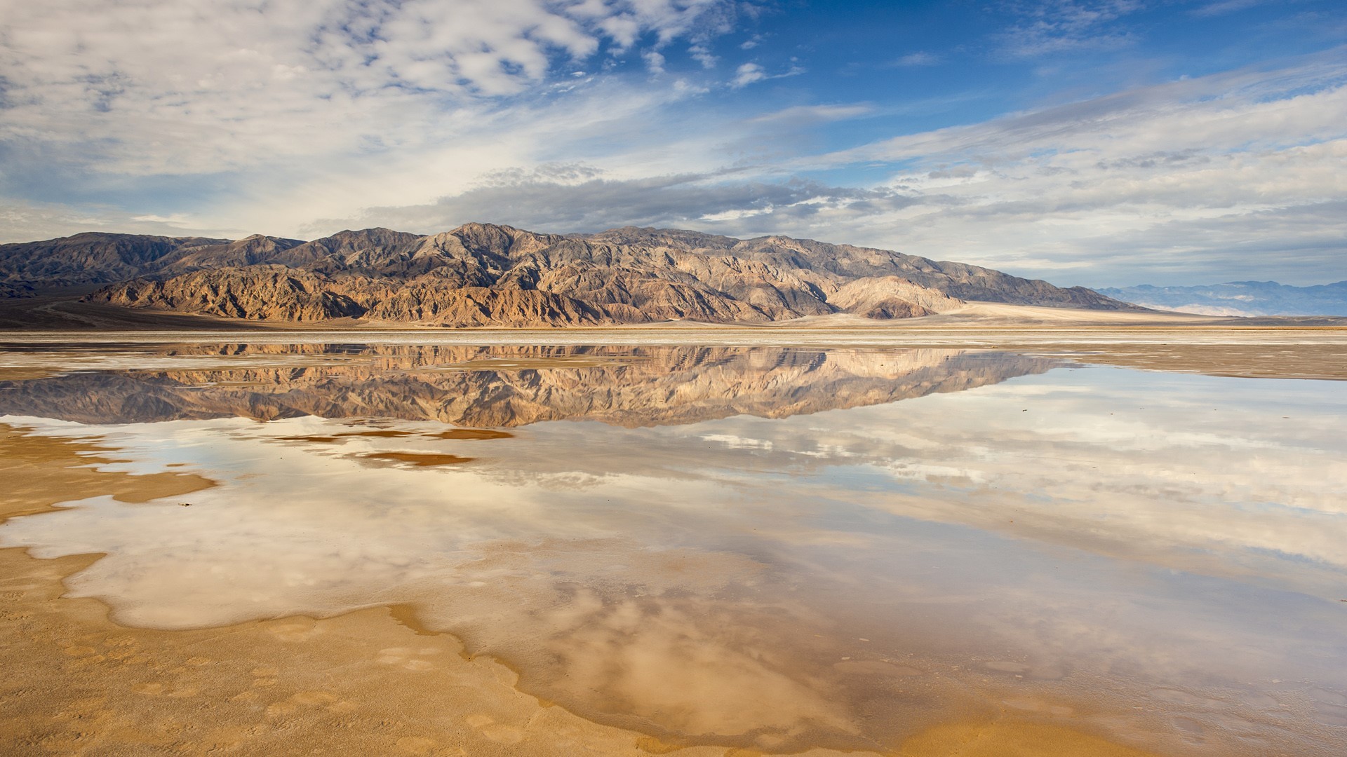 1920x1080 Salt flats and Panamint Mountains, Death Valley, California, USA