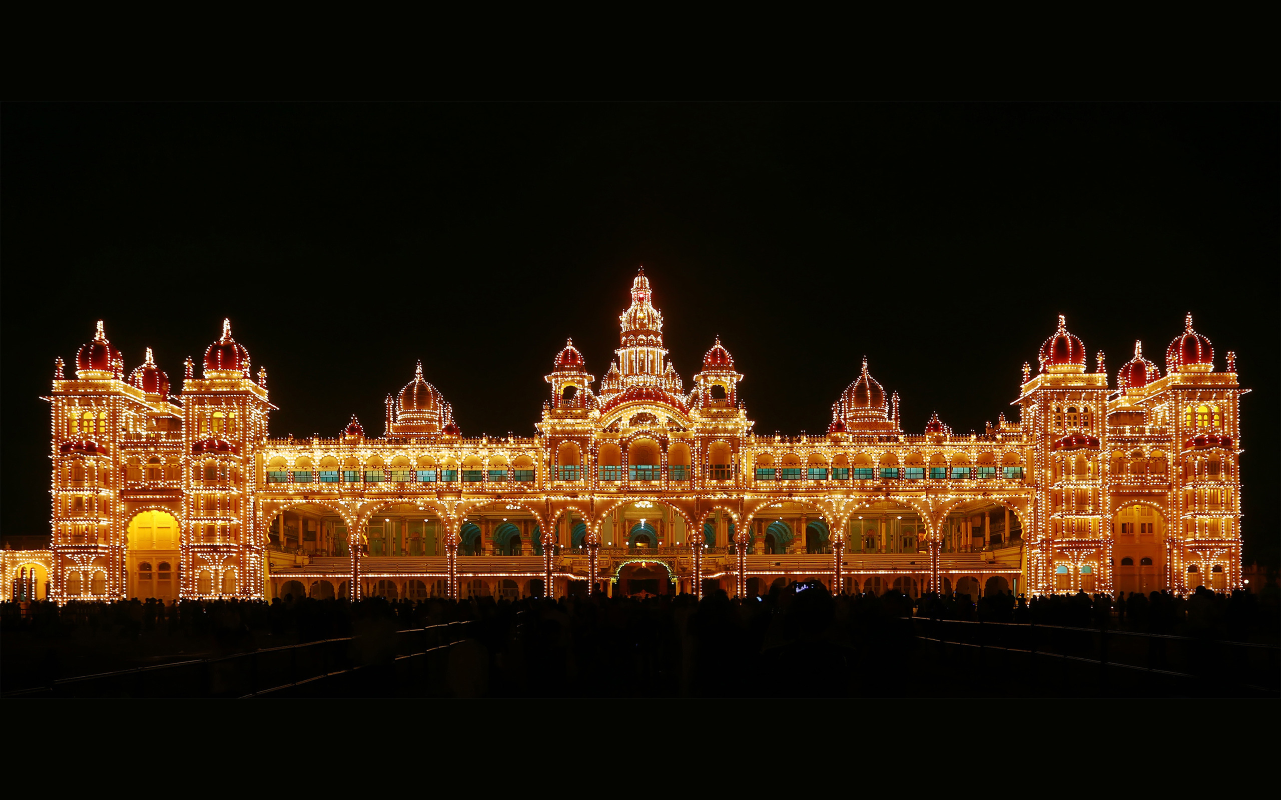 2560x1600 Indian Ambavilas or Mysore Palace at Night Wallpaper