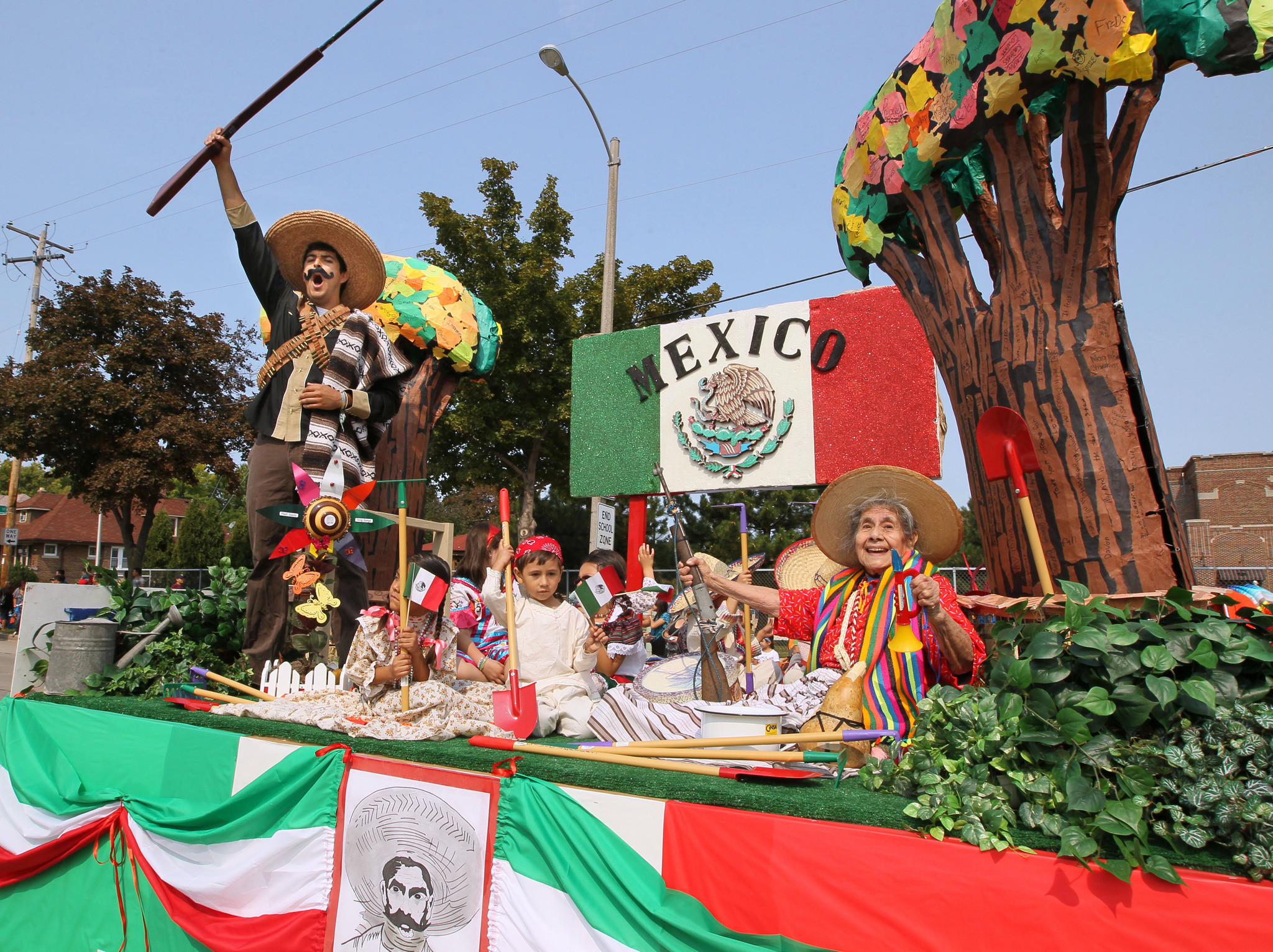 2048x1532 Mexican Independence Day Celebrations Flag Parade Images Photos Pics