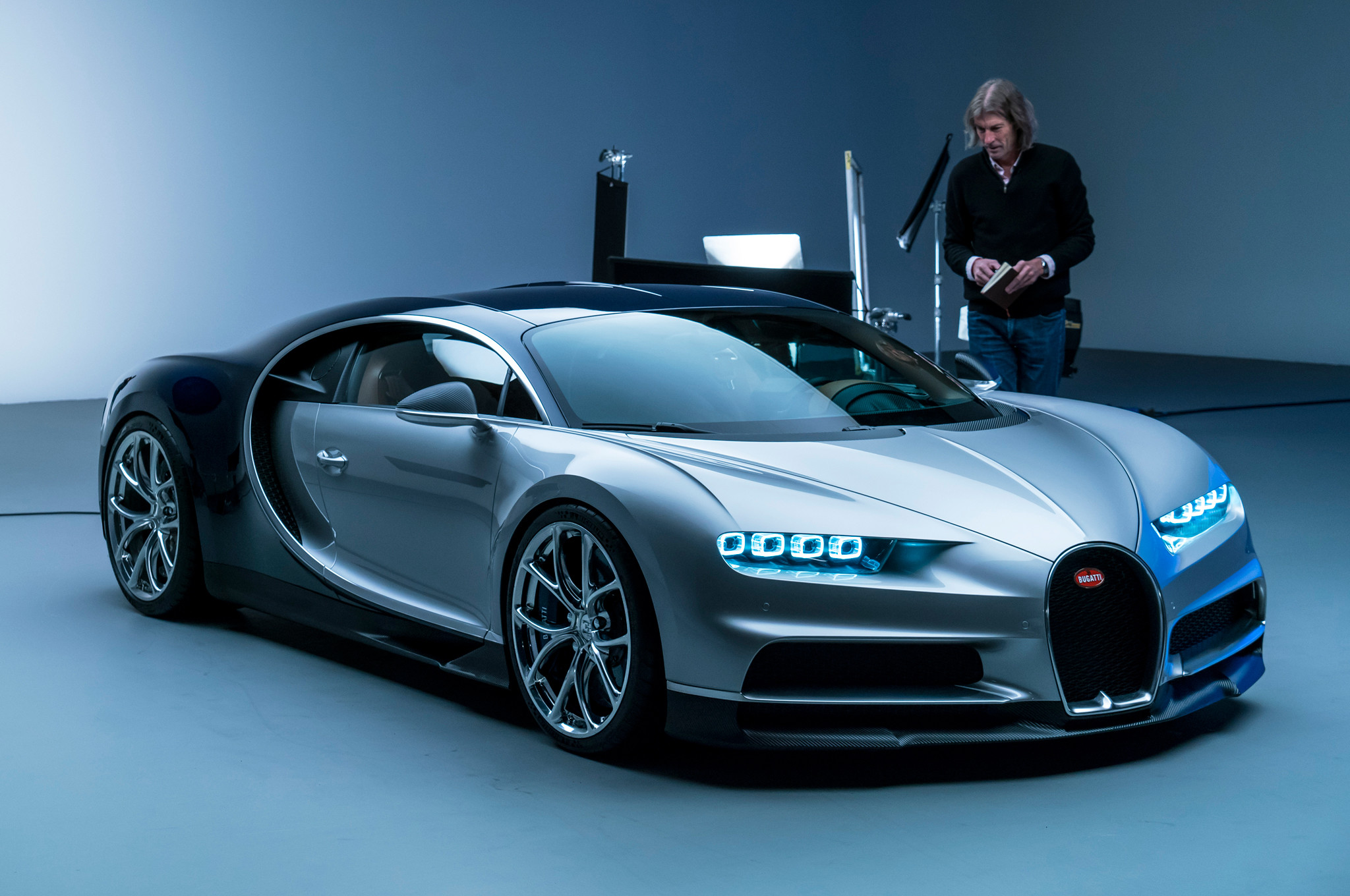 2048x1360 Bugatti Chiron Sport Car Wallpaper Borders